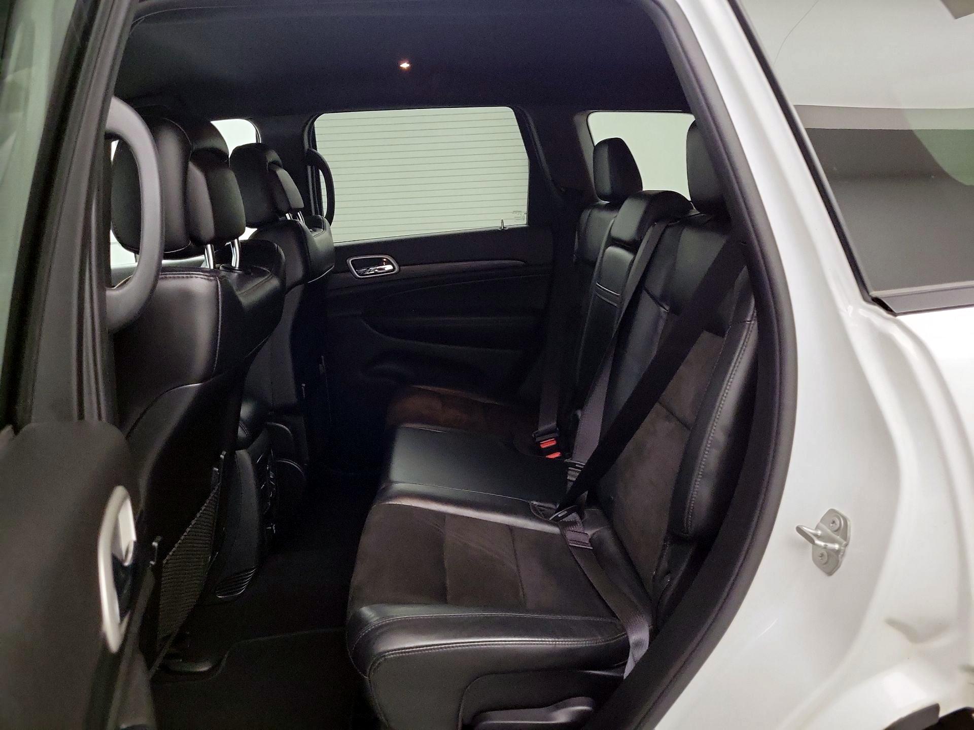 Thumbnail: 2020 Jeep Grand Cherokee - 20