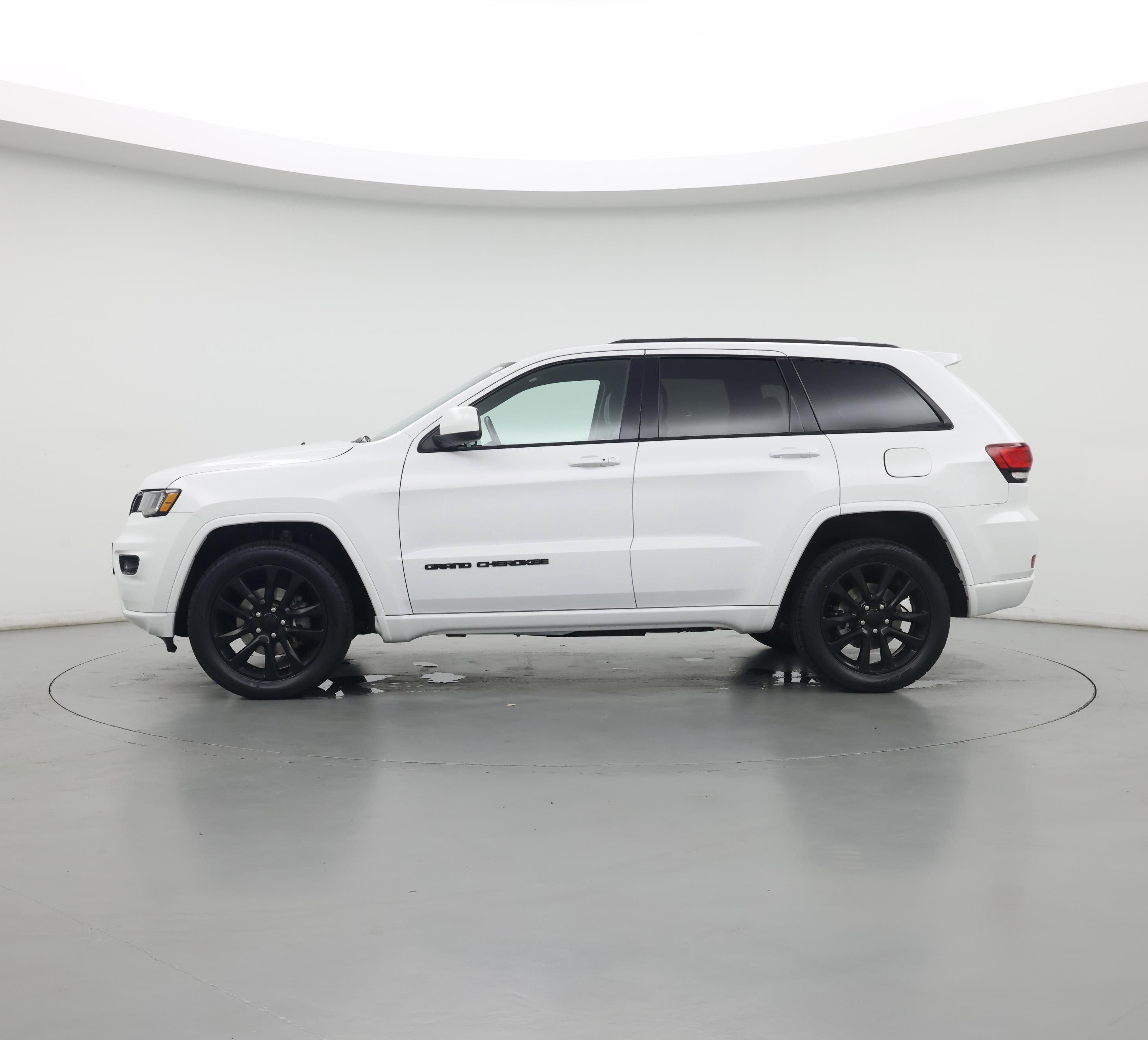 Thumbnail: 2020 Jeep Grand Cherokee - 3
