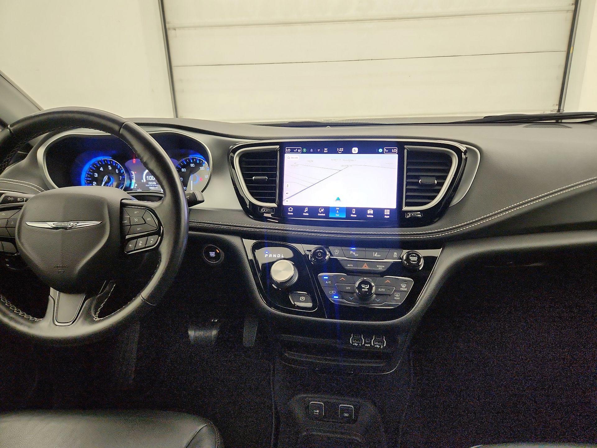 Thumbnail: 2021 Chrysler Pacifica - 9