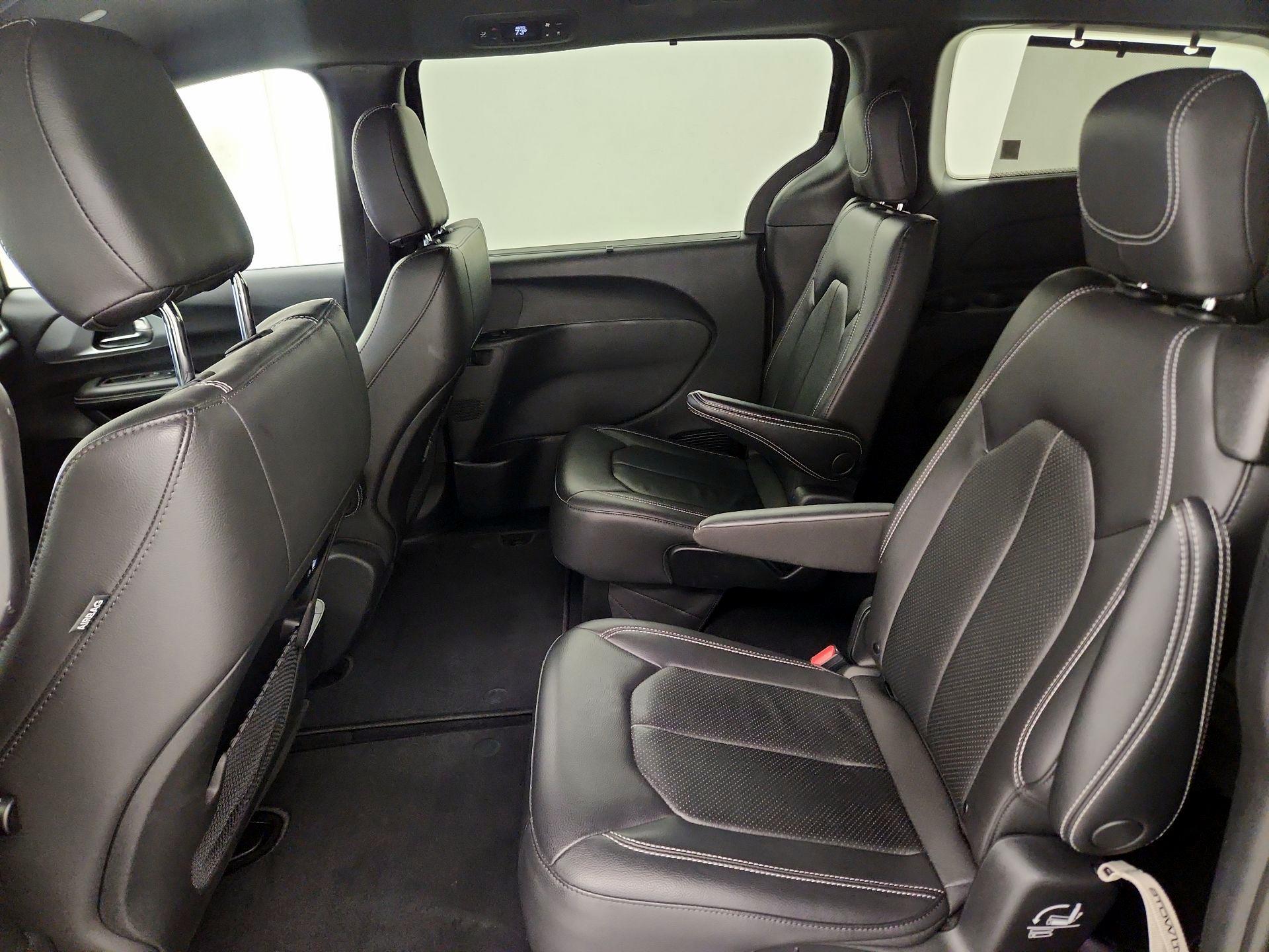 Thumbnail: 2021 Chrysler Pacifica - 20