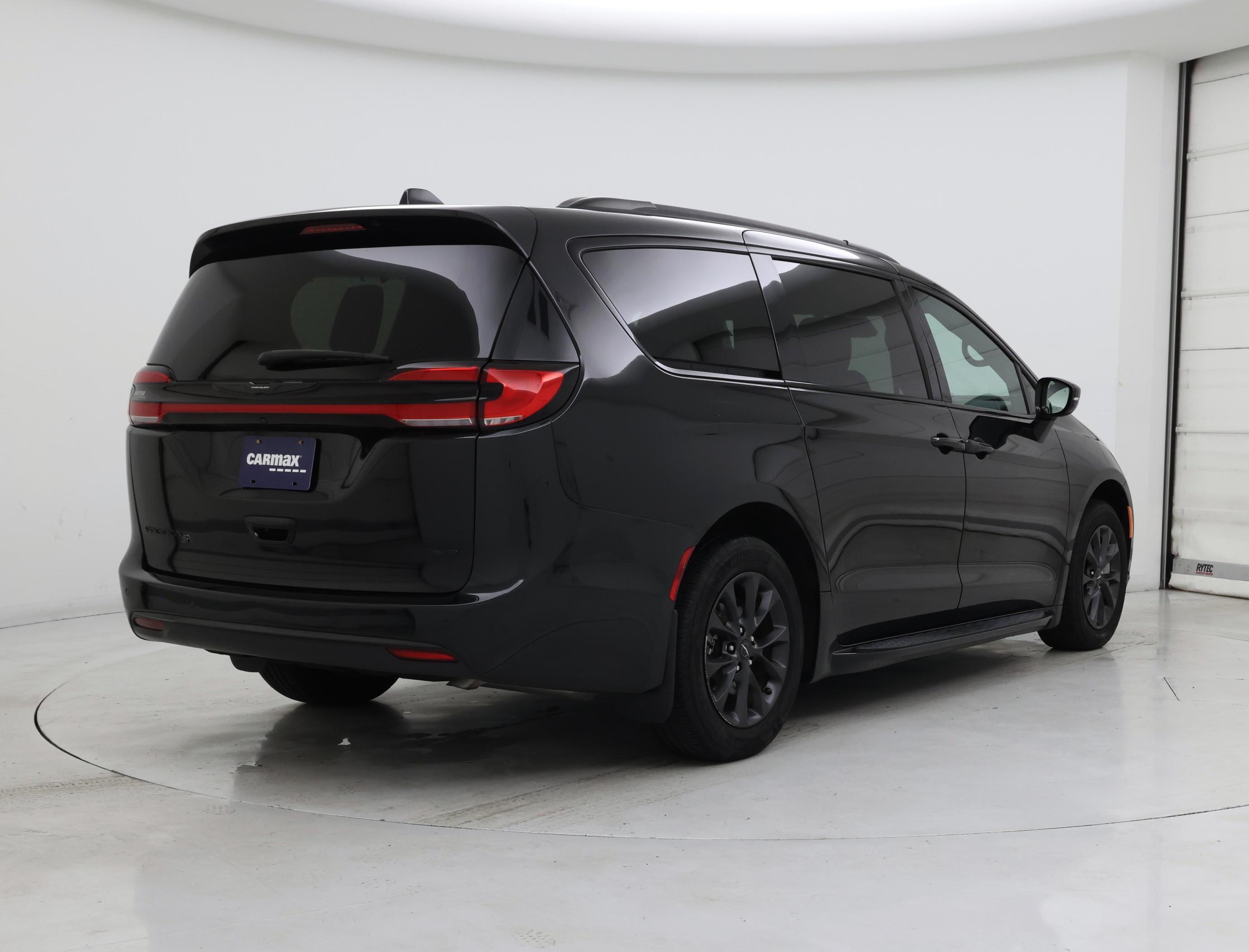 Thumbnail: 2021 Chrysler Pacifica - 8