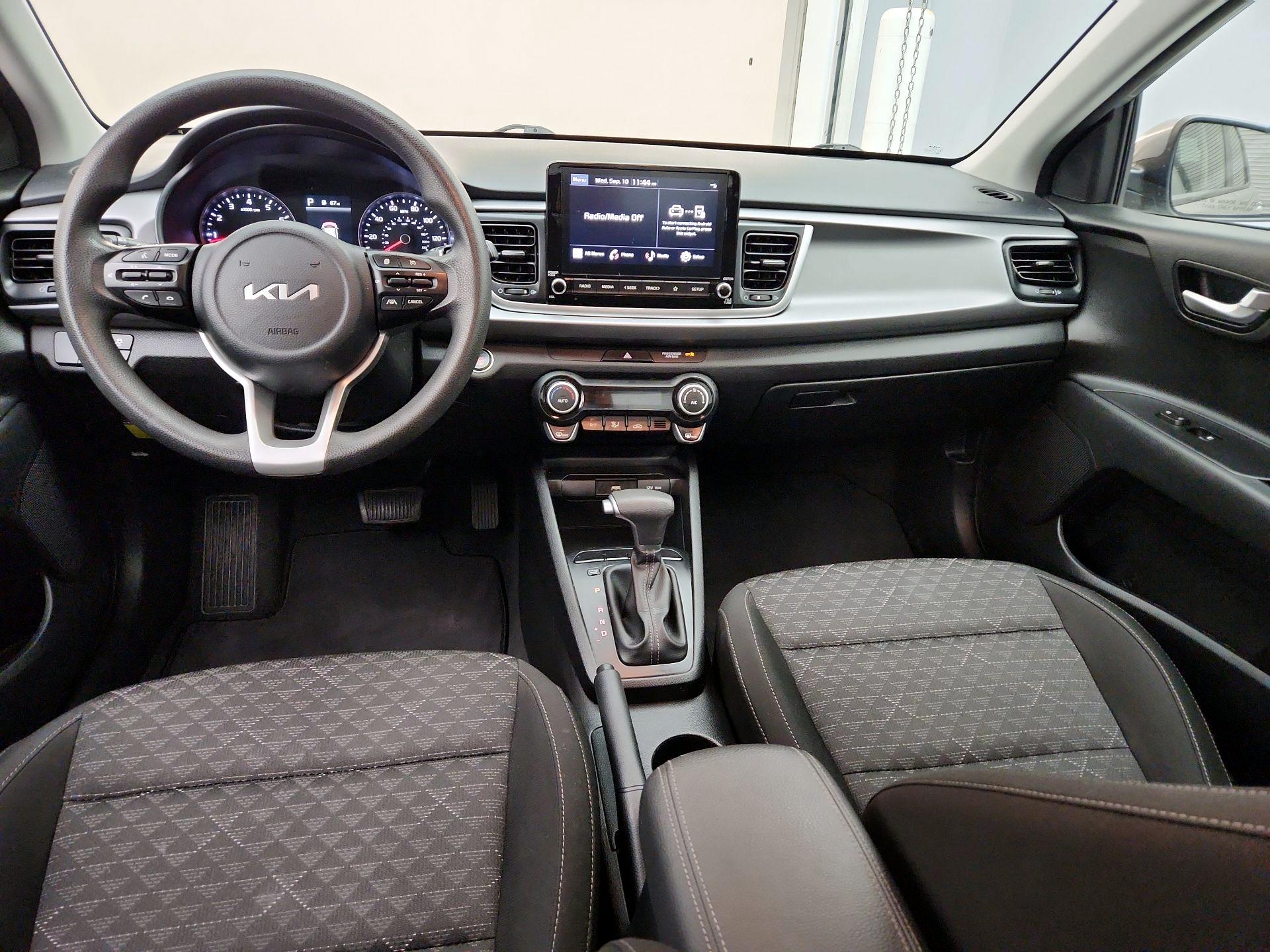 Thumbnail: 2022 Kia Rio - 9