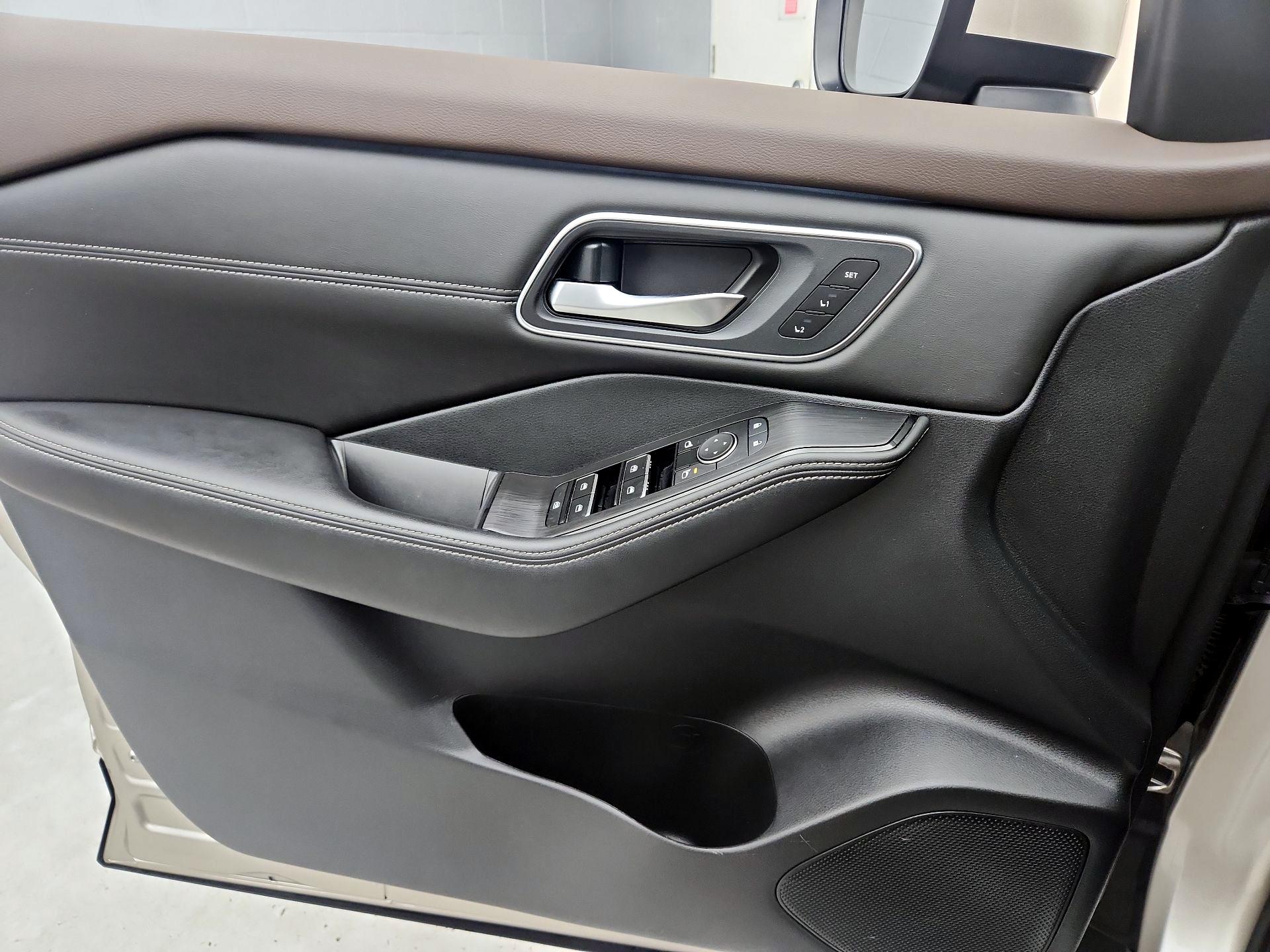 Thumbnail: 2022 Nissan Rogue - 12