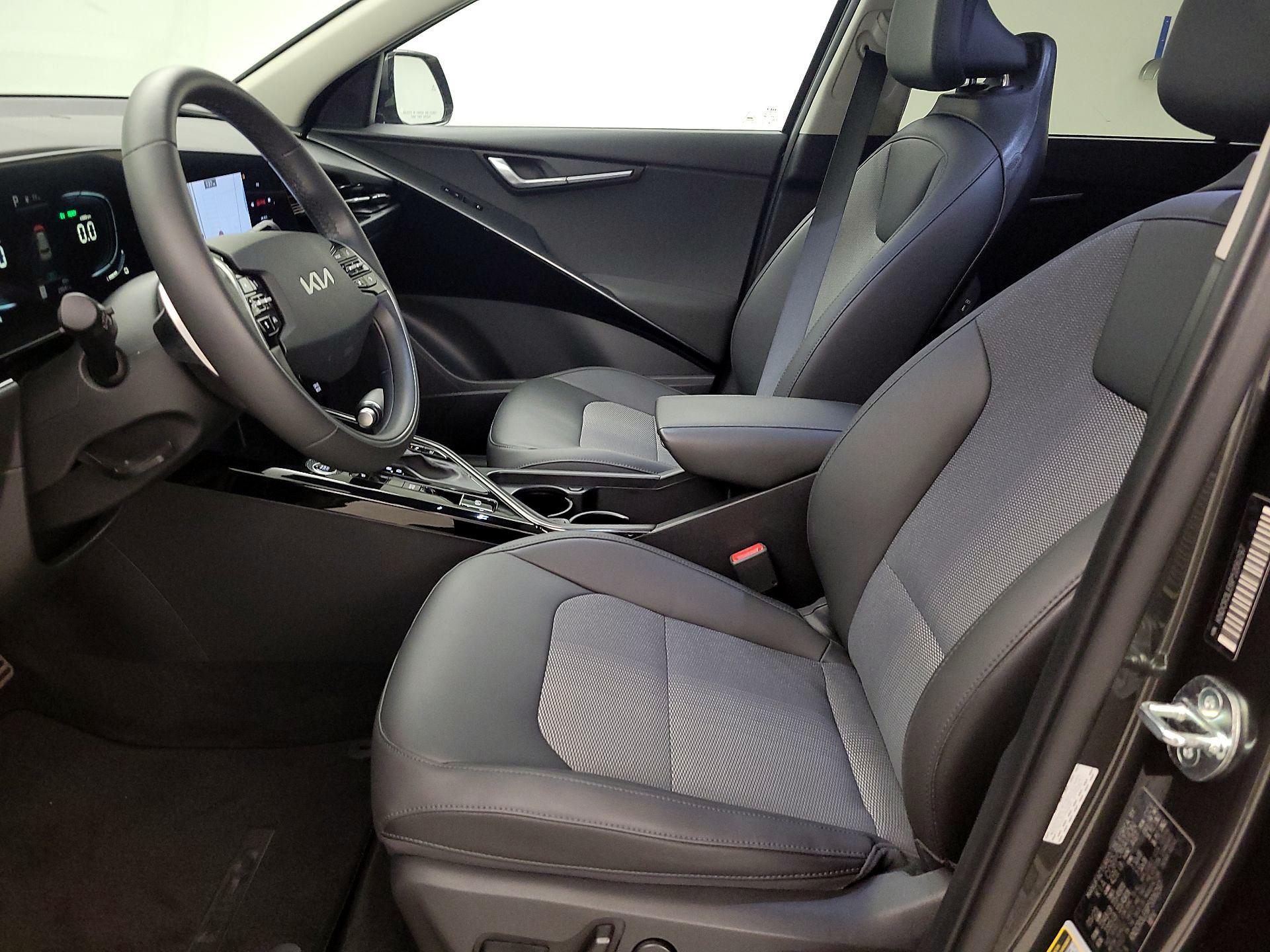 Thumbnail: 2023 Kia Niro - 9