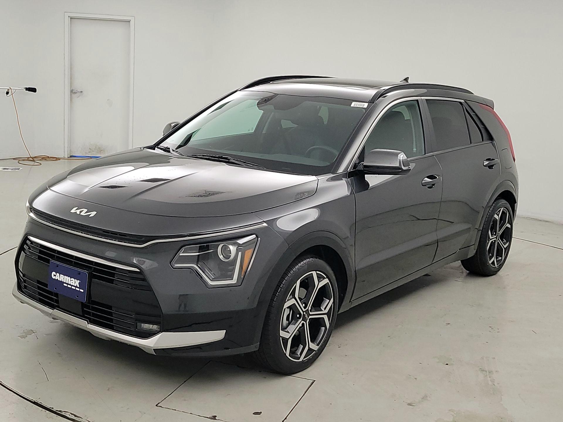 Thumbnail: 2023 Kia Niro - 3