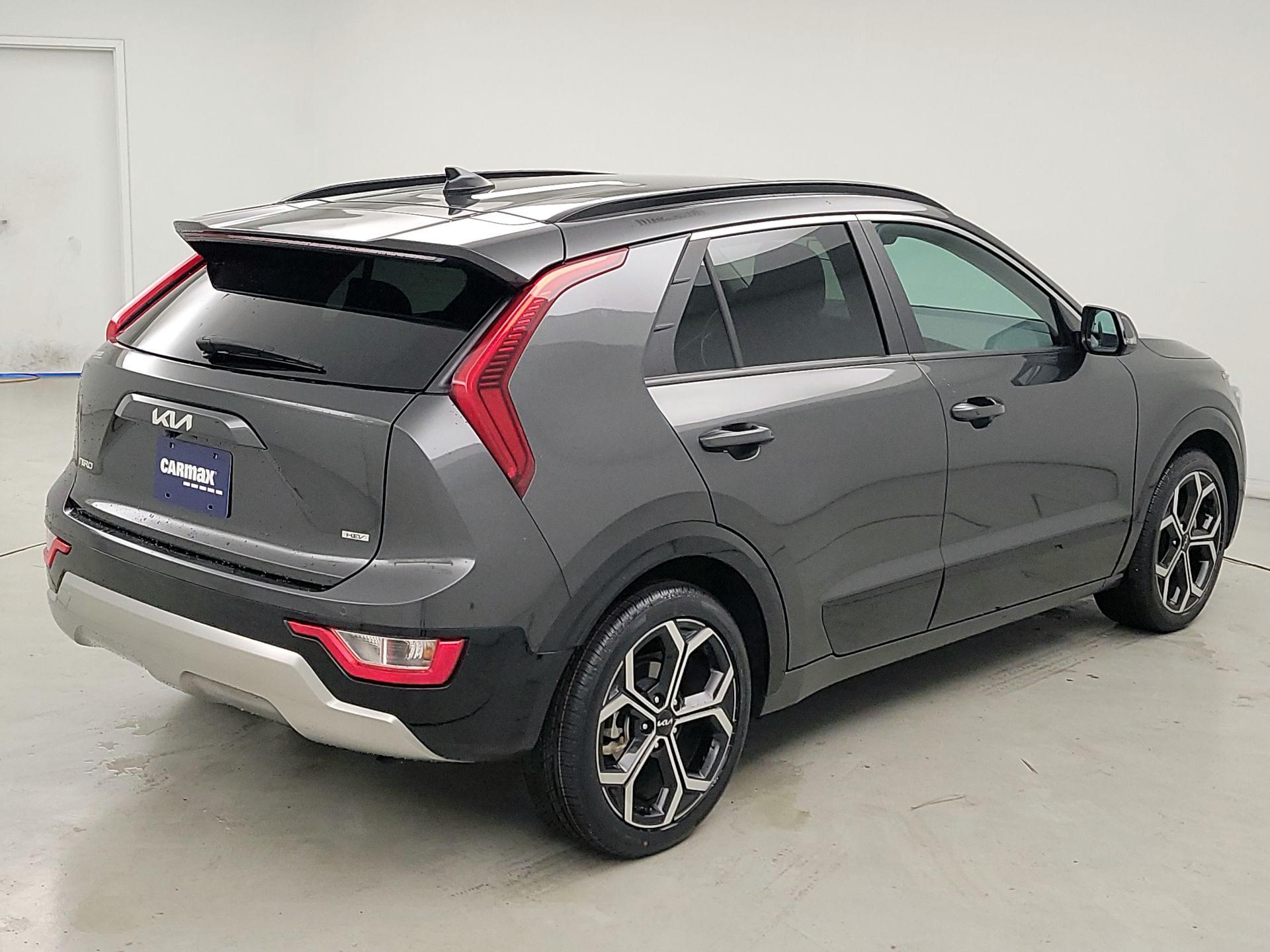 Thumbnail: 2023 Kia Niro - 5