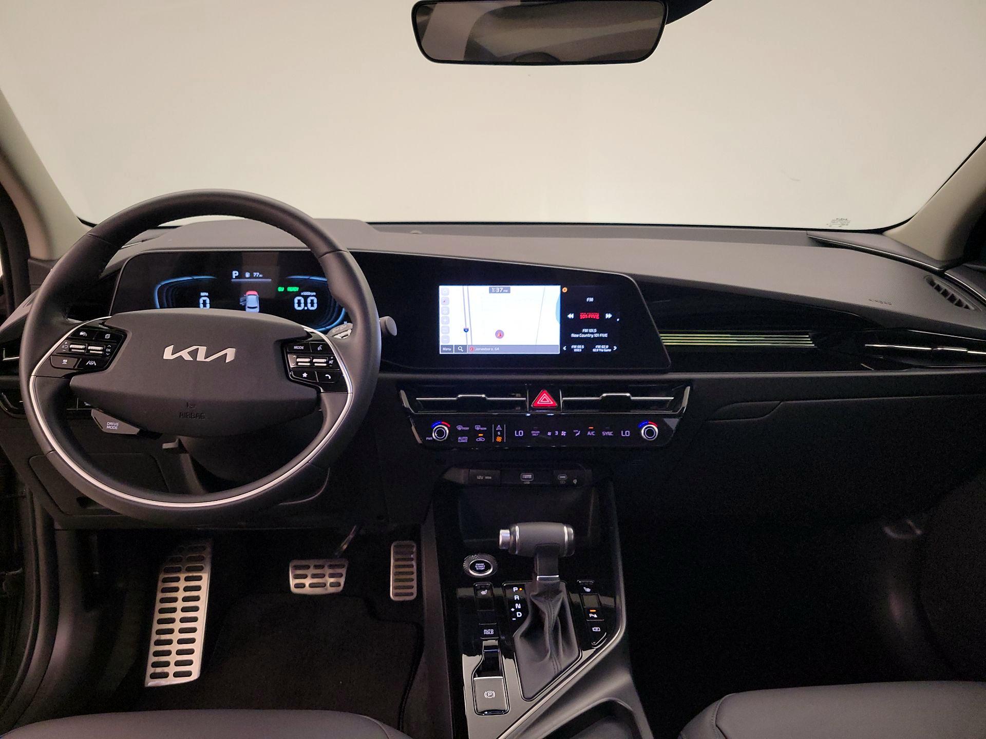 Thumbnail: 2023 Kia Niro - 8