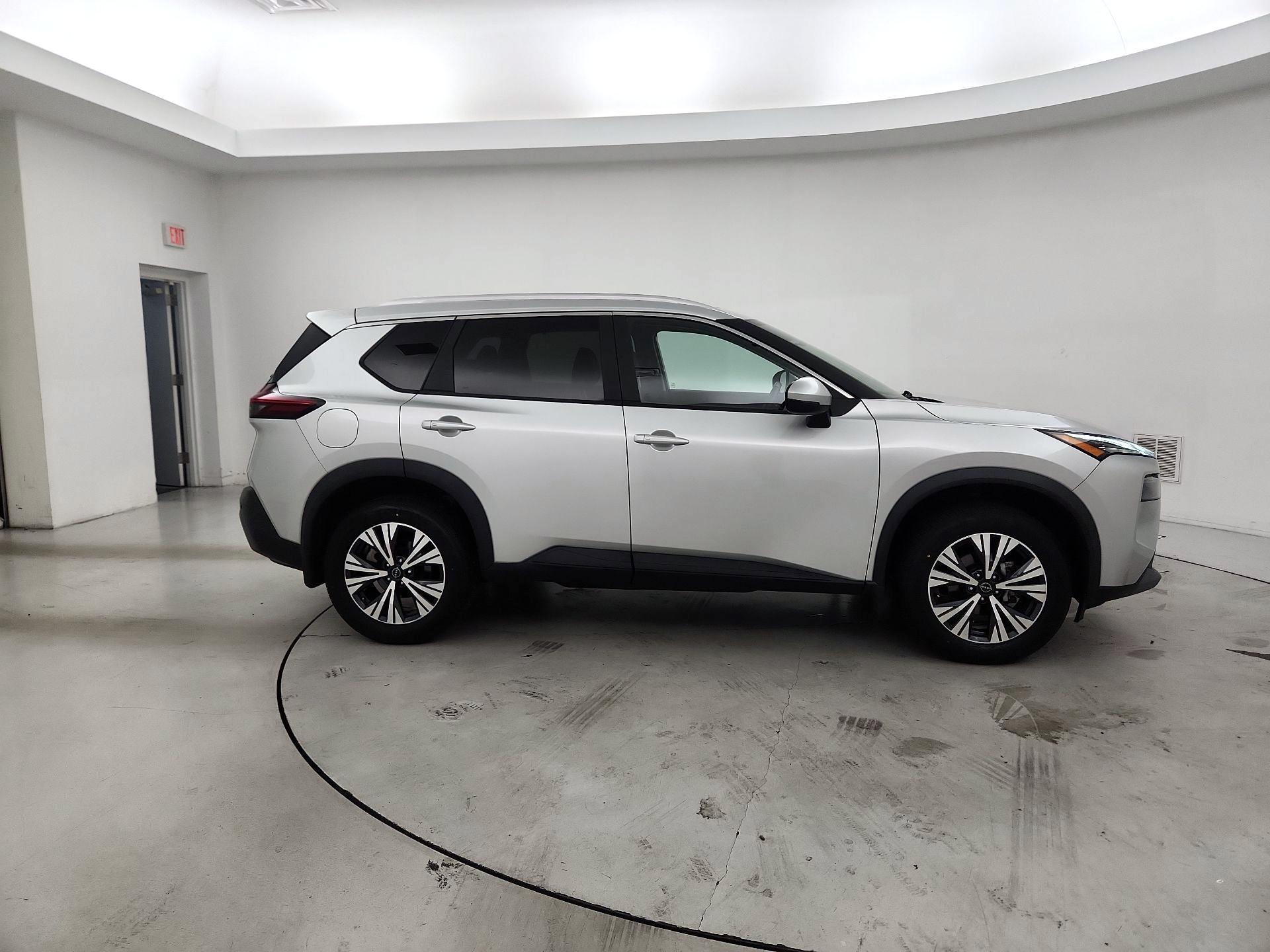 Thumbnail: 2023 Nissan Rogue - 4