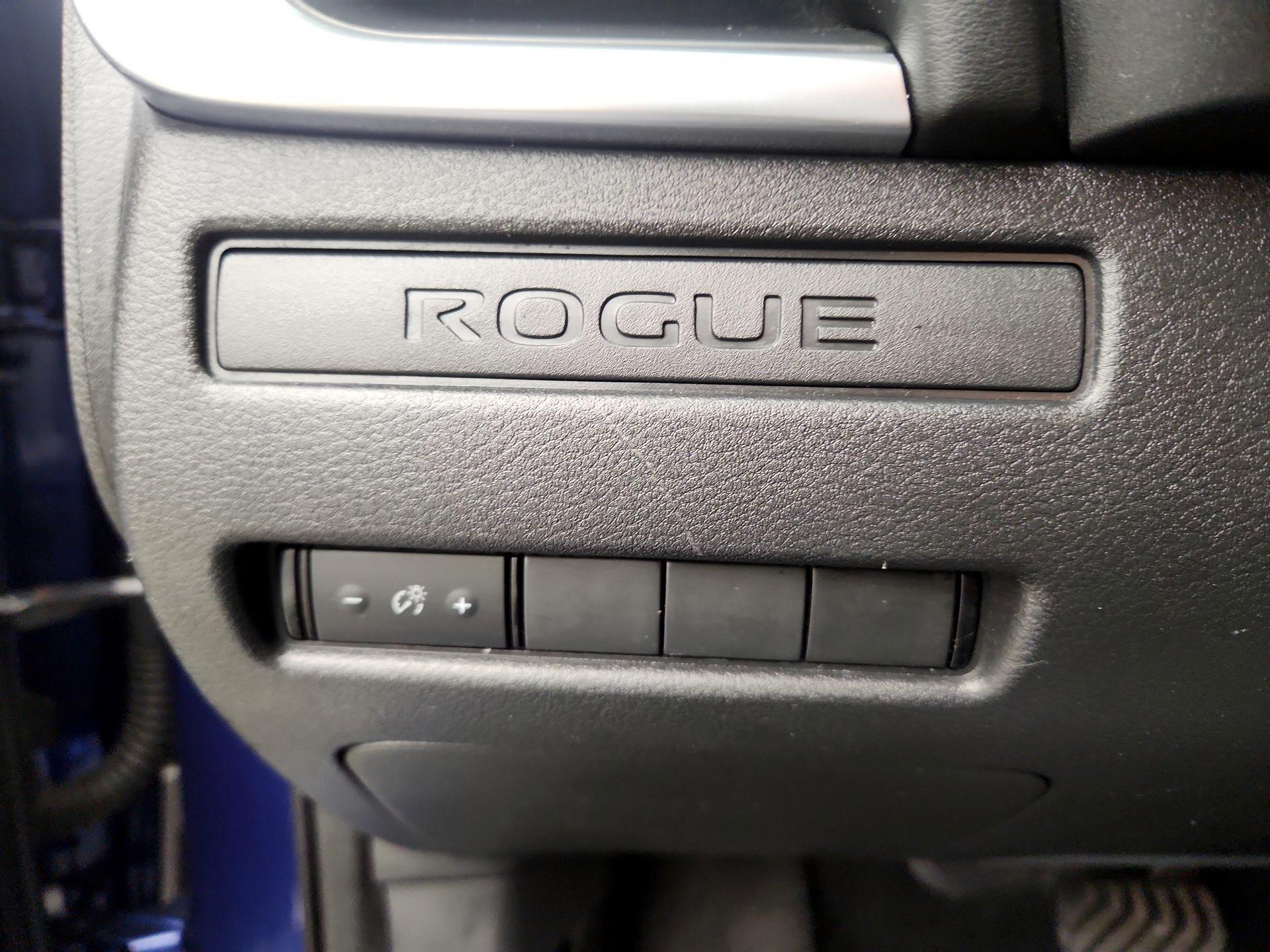 Thumbnail: 2021 Nissan Rogue - 13