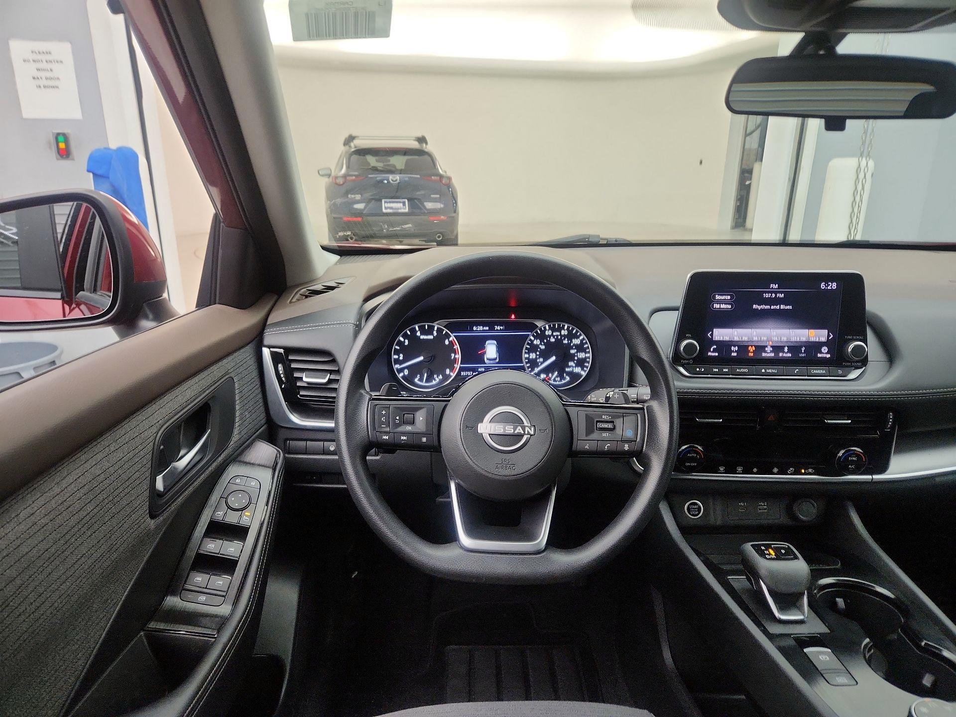Thumbnail: 2022 Nissan Rogue - 10