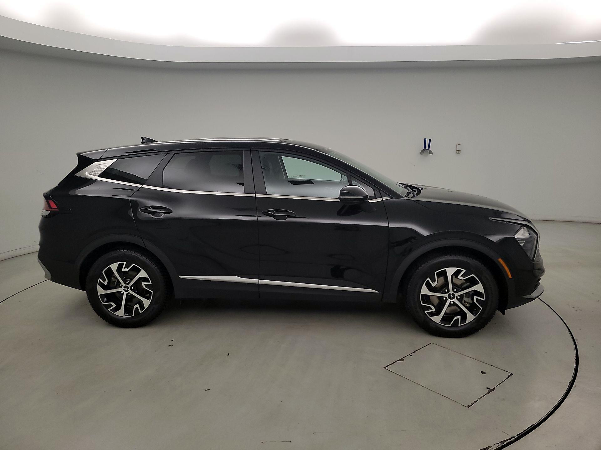 Thumbnail: 2023 Kia Sportage - 4