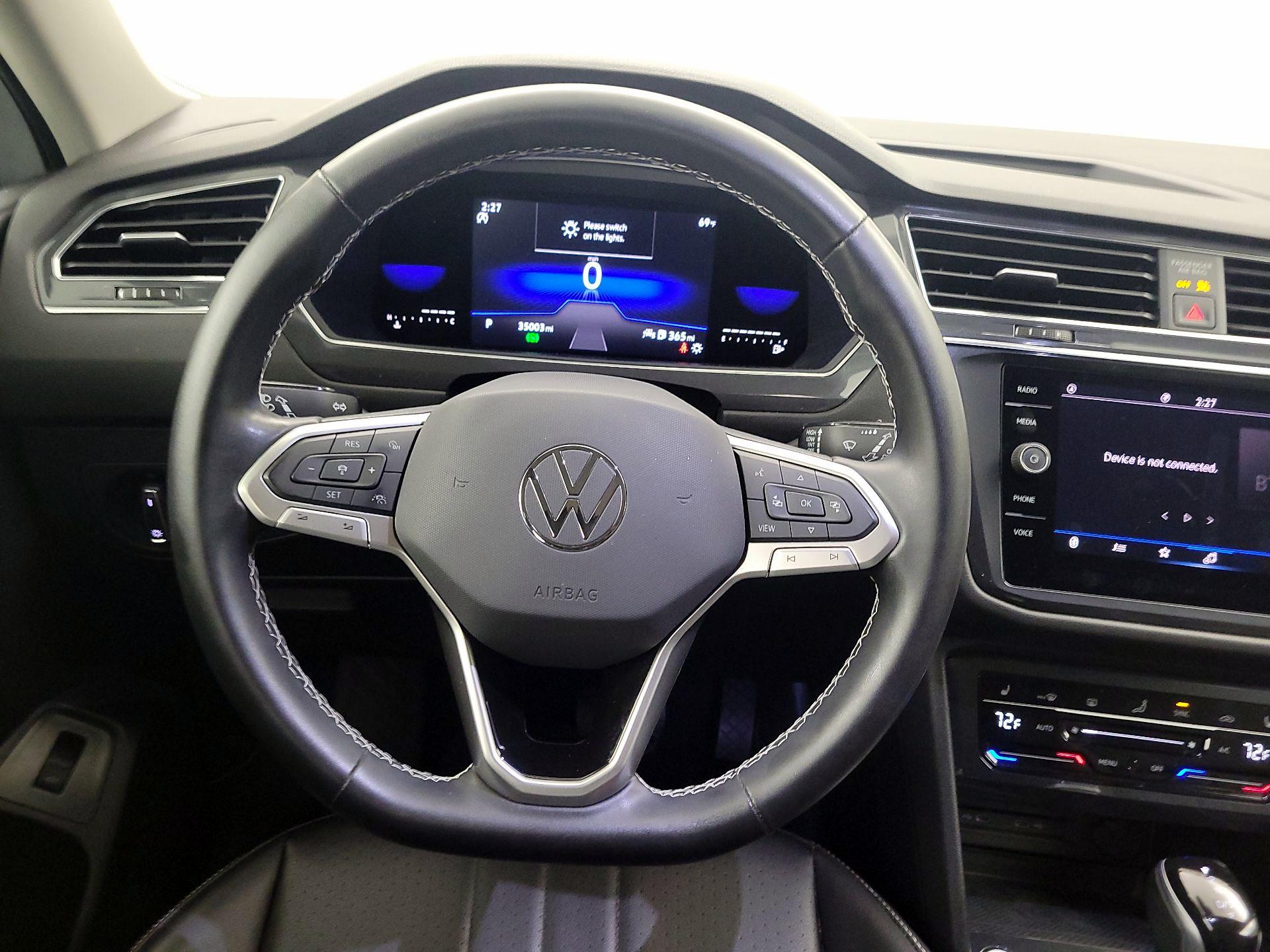 Thumbnail: 2022 Volkswagen Tiguan - 10