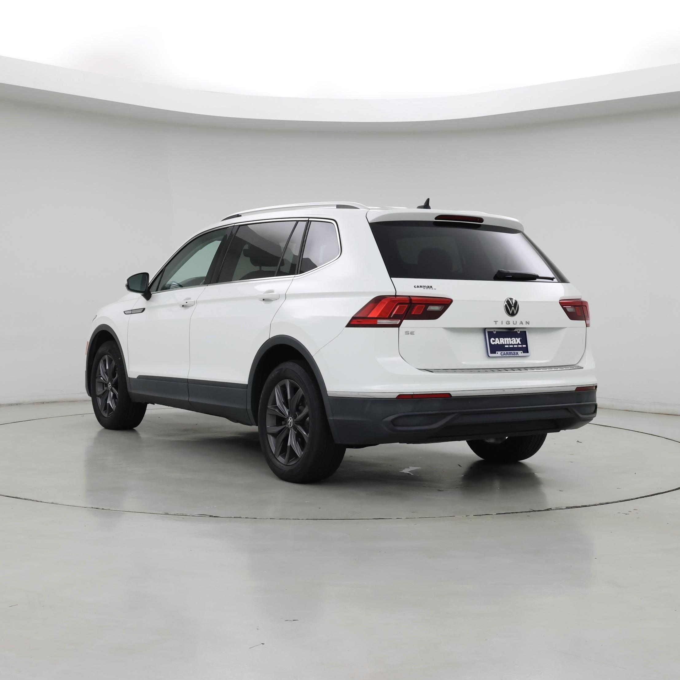 Thumbnail: 2022 Volkswagen Tiguan - 2