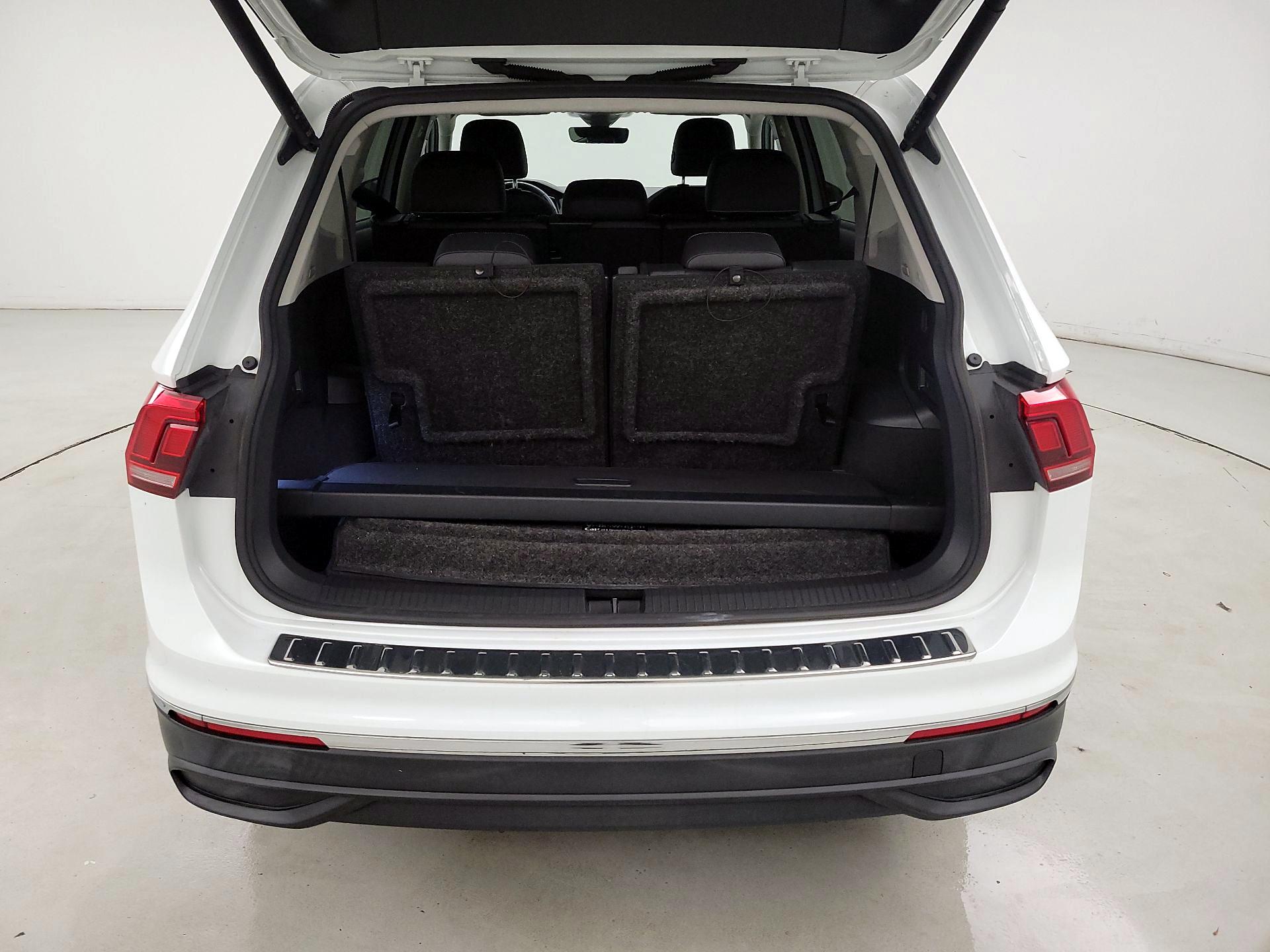 Thumbnail: 2022 Volkswagen Tiguan - 20