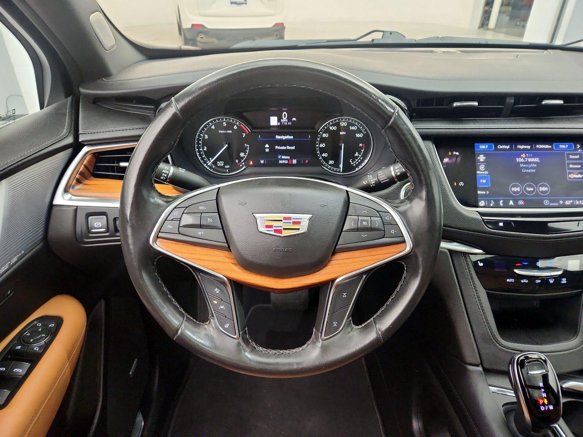 Thumbnail: 2023 Cadillac XT5 - 10