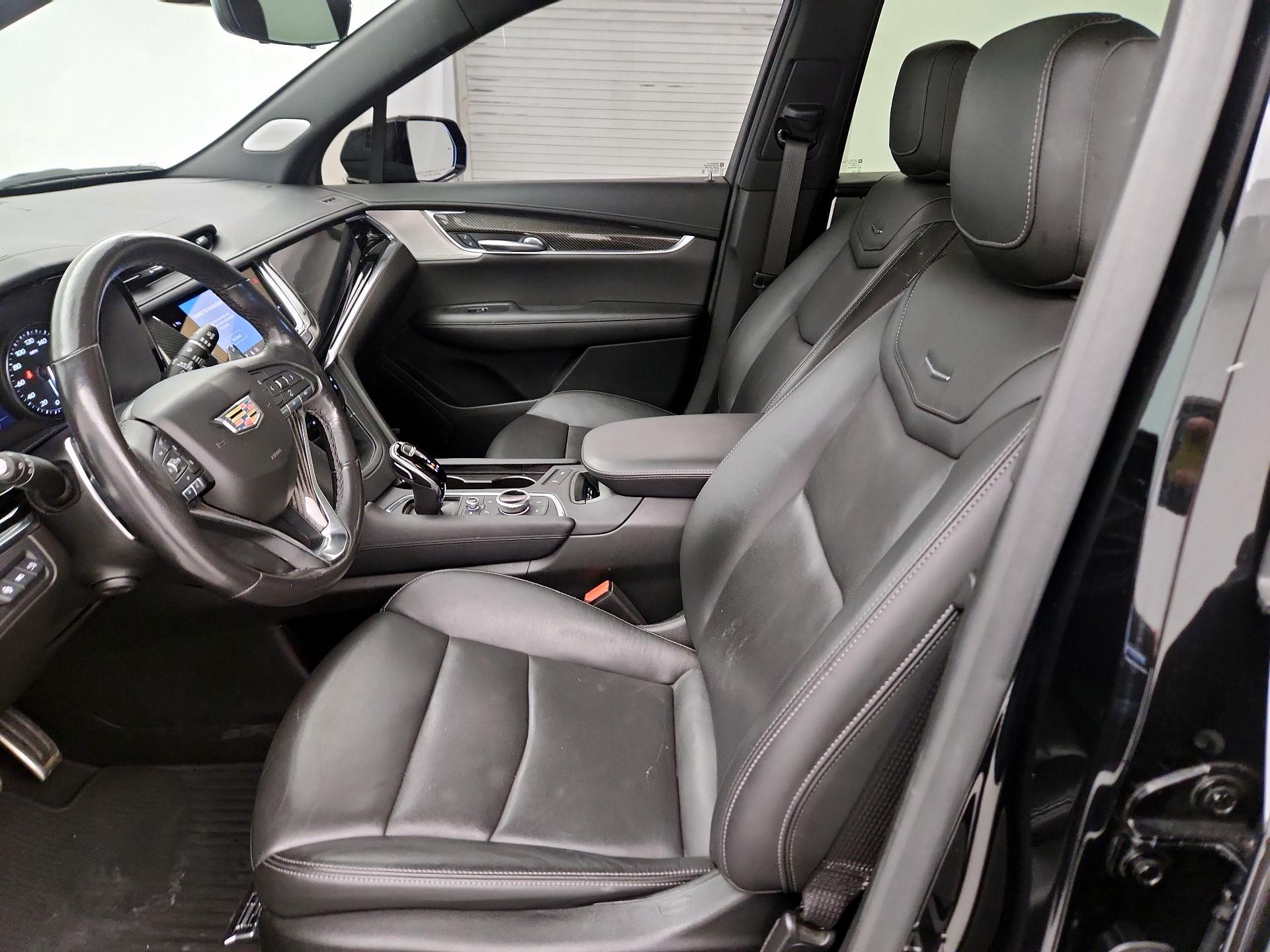 Thumbnail: 2021 Cadillac XT6 - 11