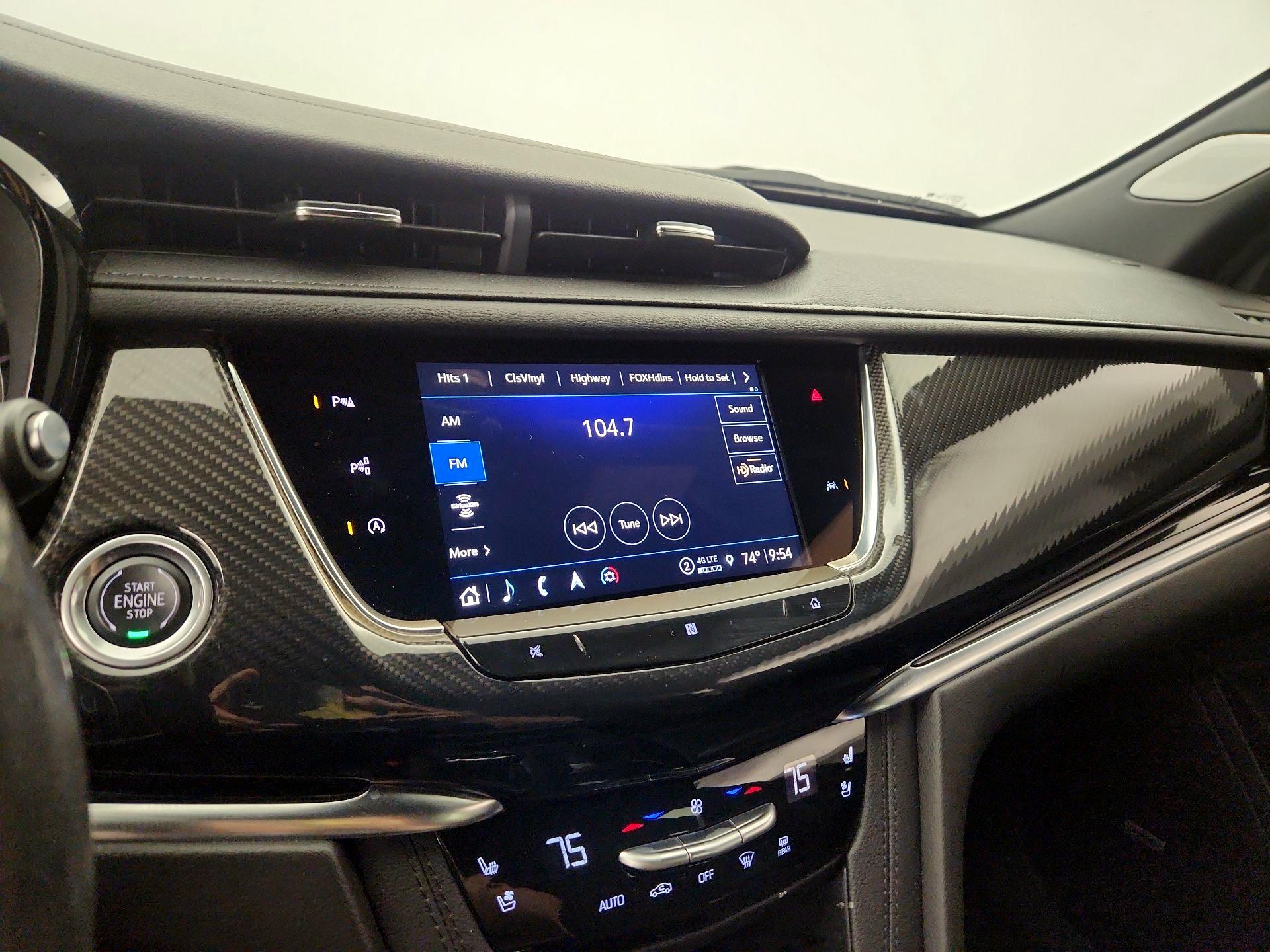 Thumbnail: 2021 Cadillac XT6 - 16