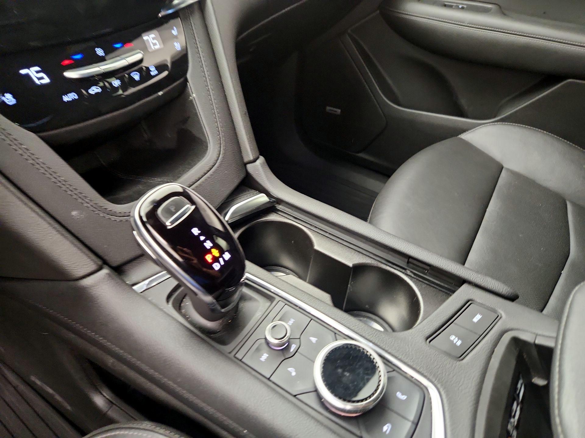 Thumbnail: 2021 Cadillac XT6 - 18