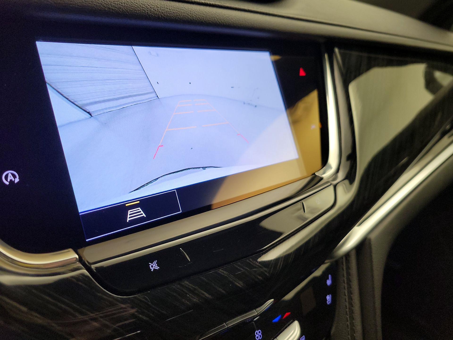 Thumbnail: 2022 Cadillac XT6 - 14