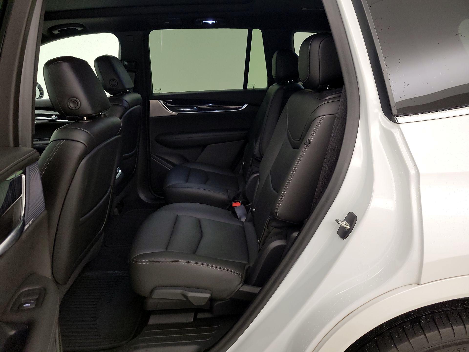 Thumbnail: 2022 Cadillac XT6 - 20