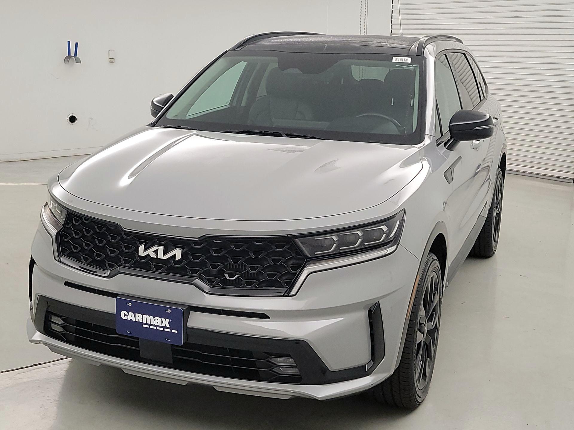 Thumbnail: 2022 Kia Sorento - 3