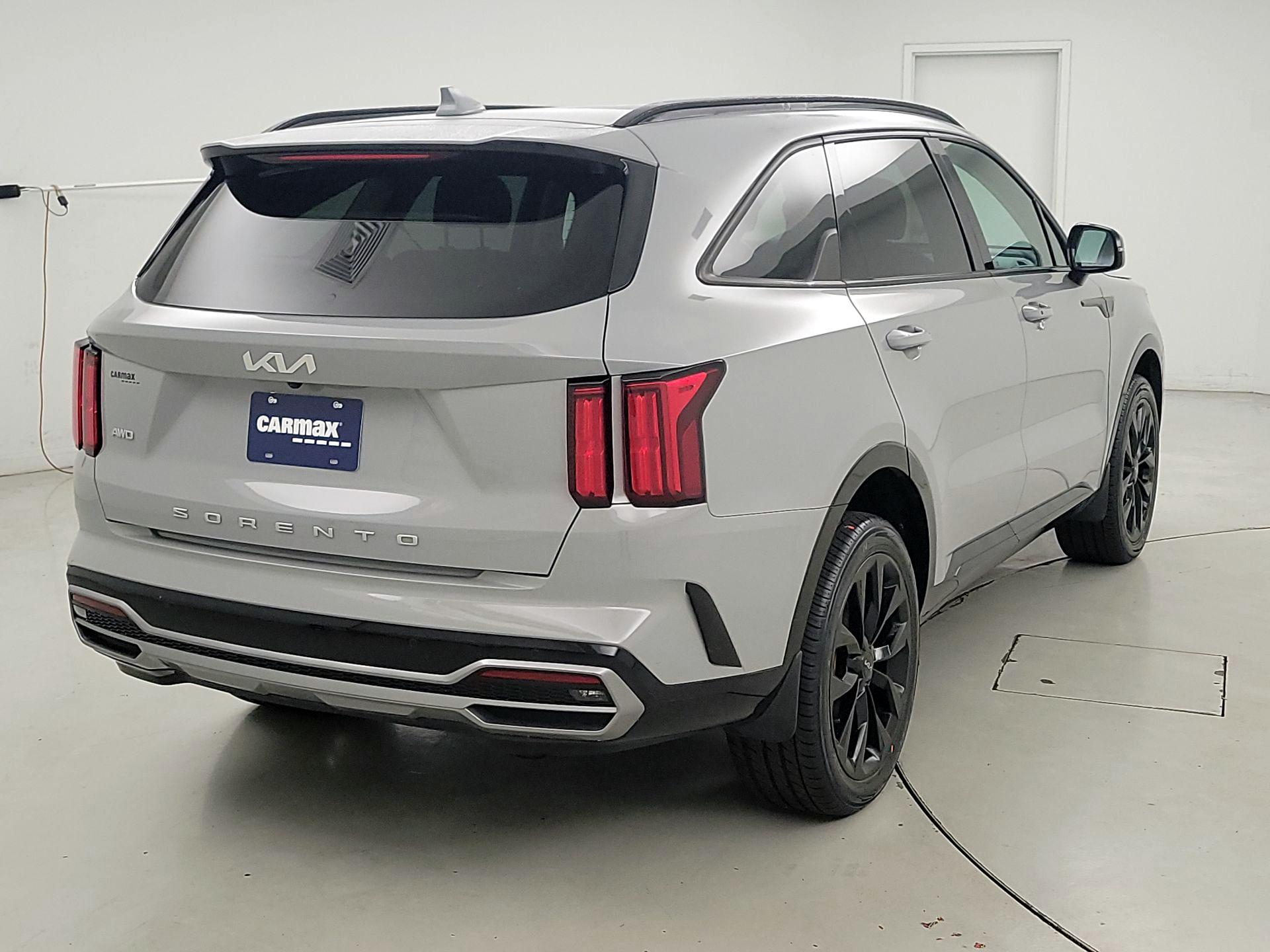 Thumbnail: 2022 Kia Sorento - 5
