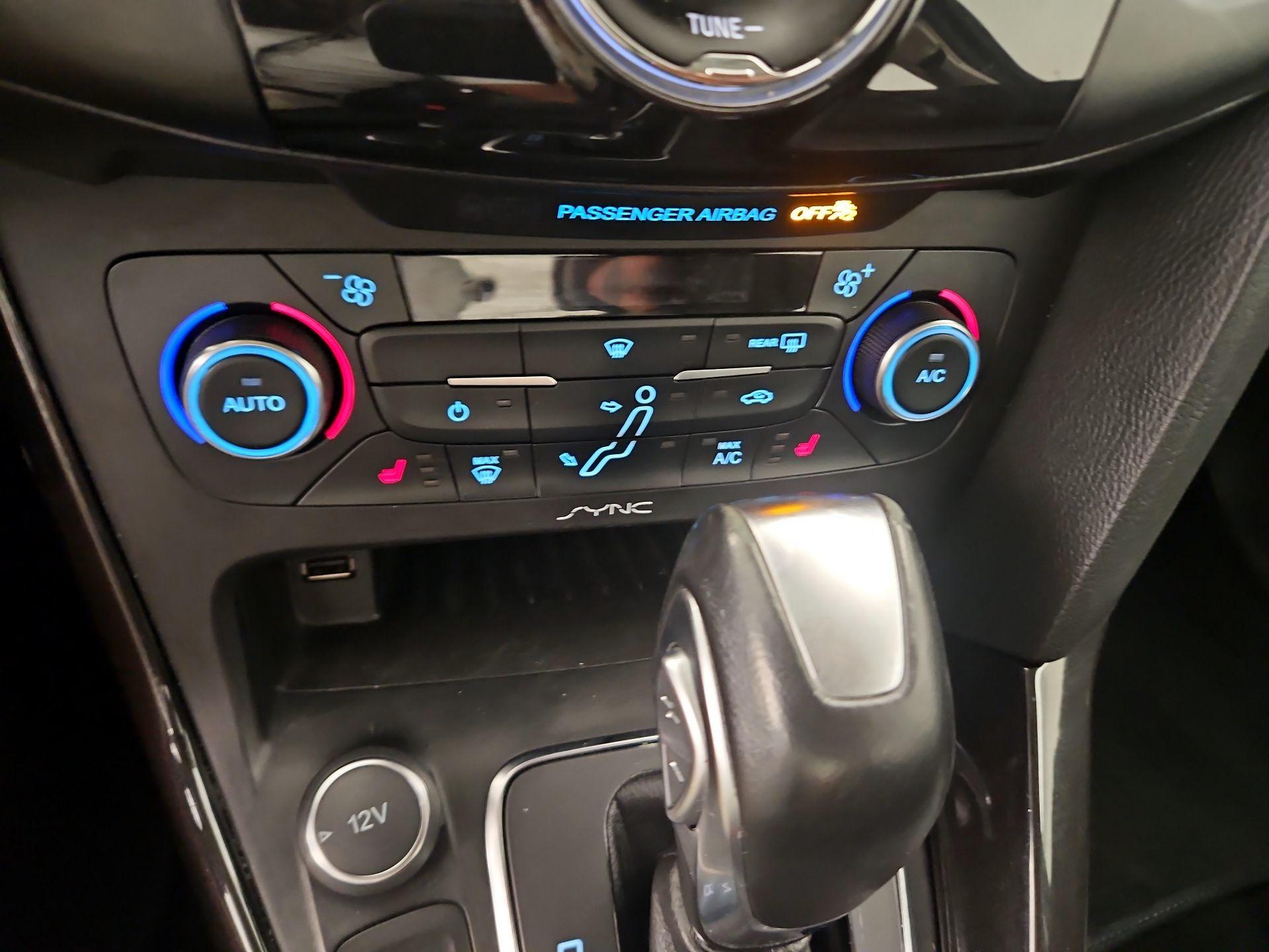 Thumbnail: 2017 Ford Focus - 17
