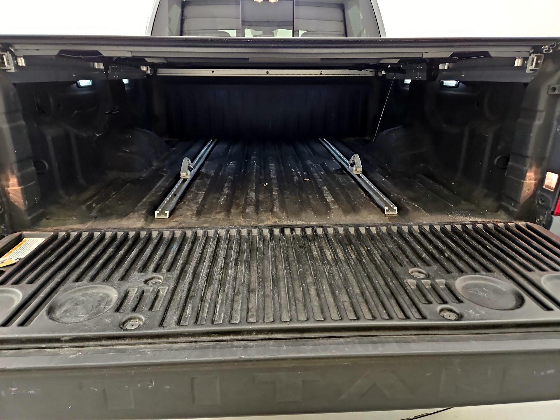 Thumbnail: 2019 Nissan Titan - 20