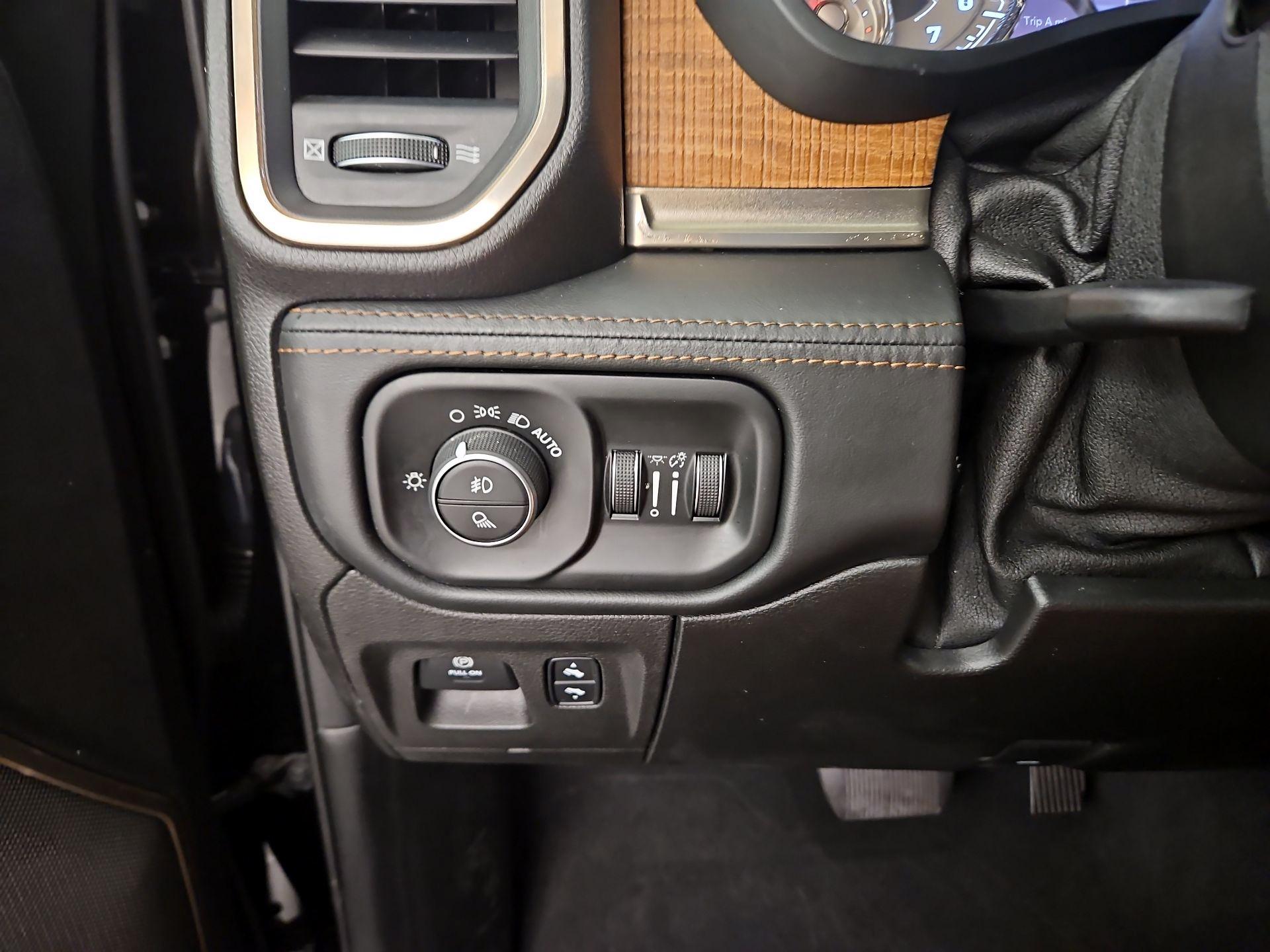 Thumbnail: 2019 RAM 1500 - 13