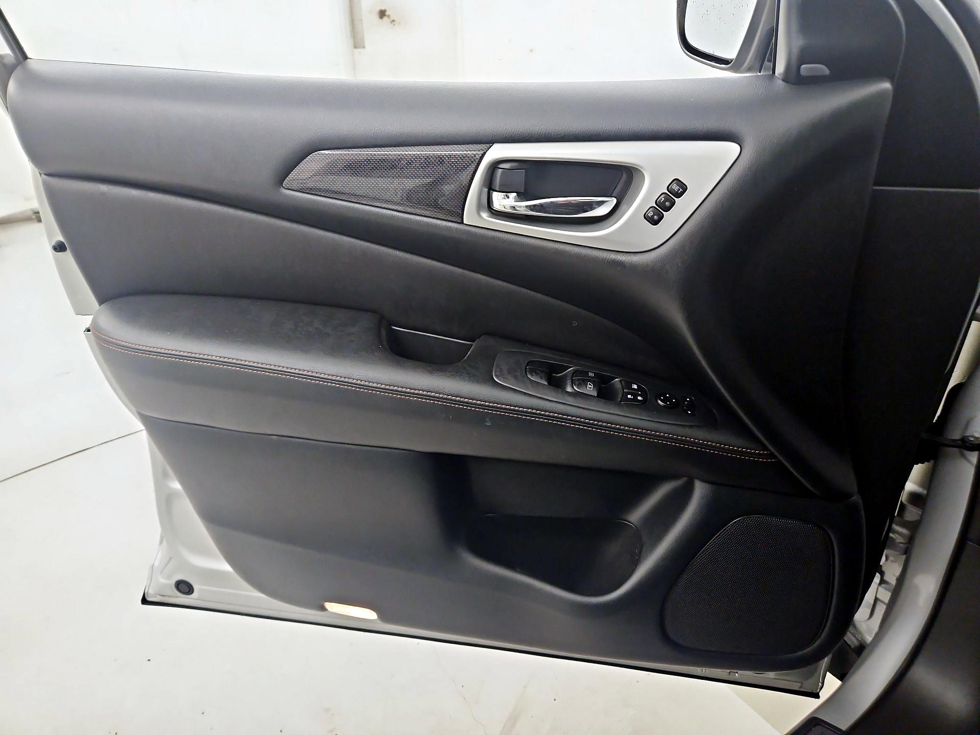 Thumbnail: 2020 Nissan Pathfinder - 12
