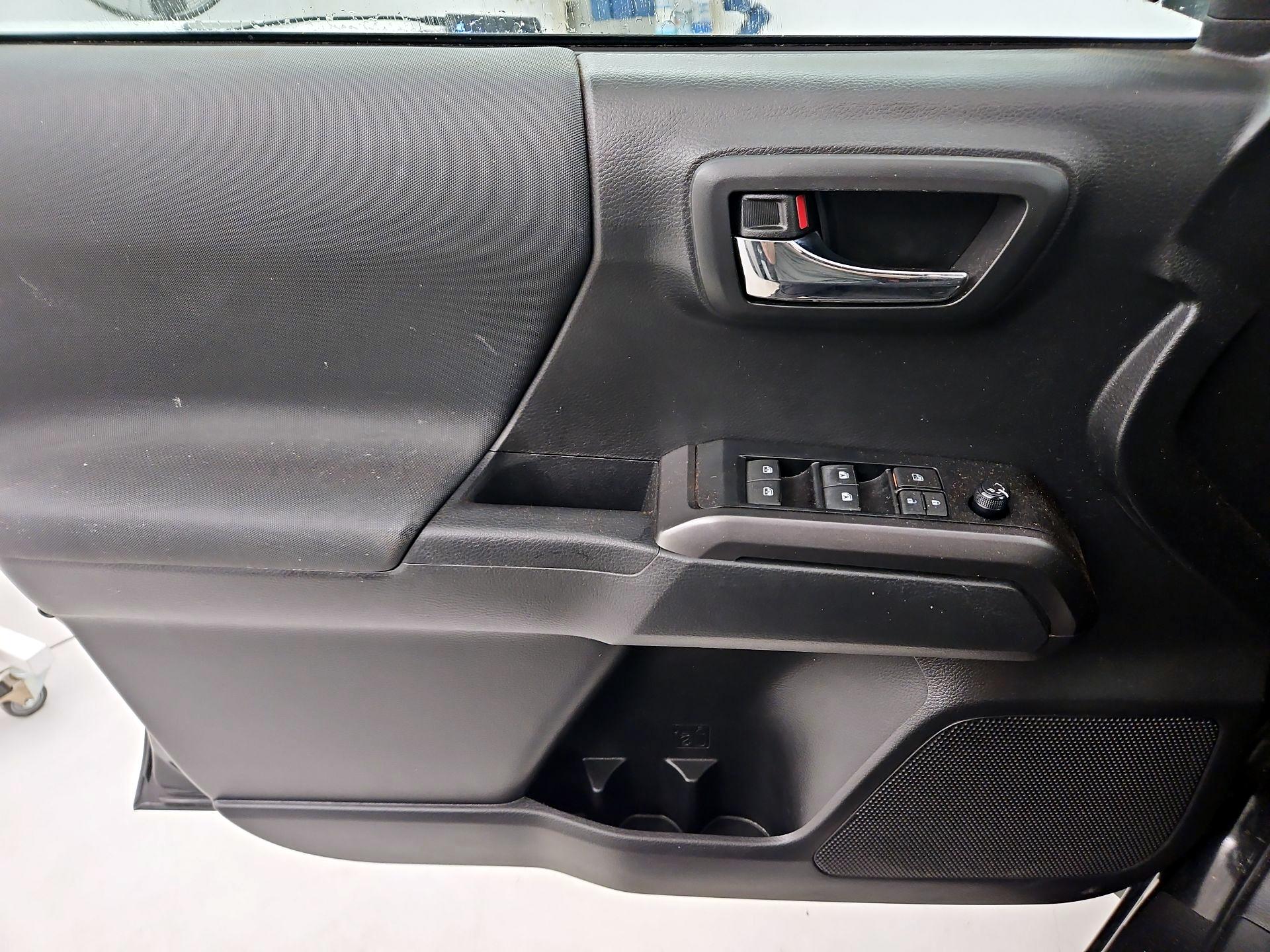 Thumbnail: 2022 Toyota Tacoma - 12