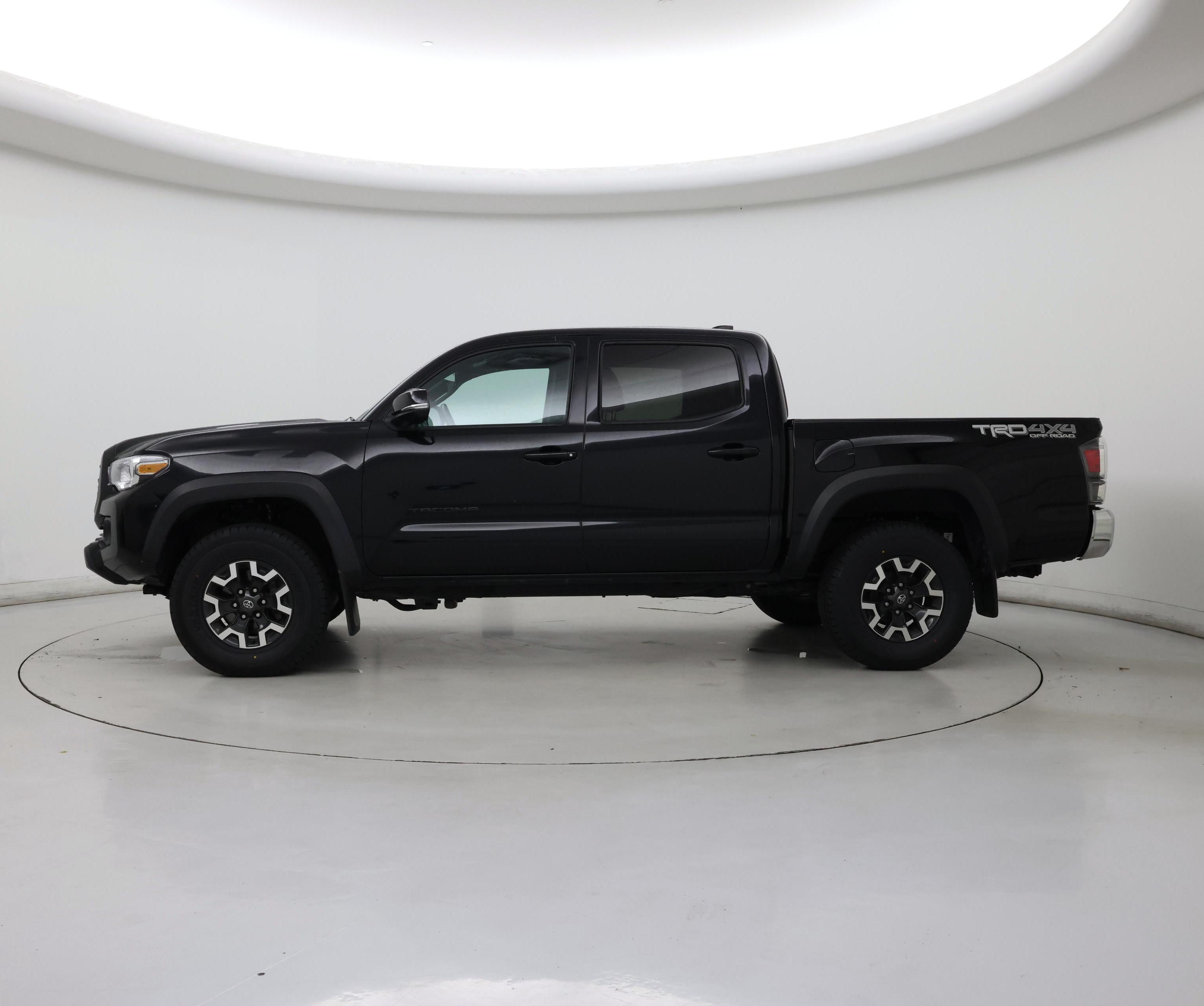 Thumbnail: 2022 Toyota Tacoma - 3