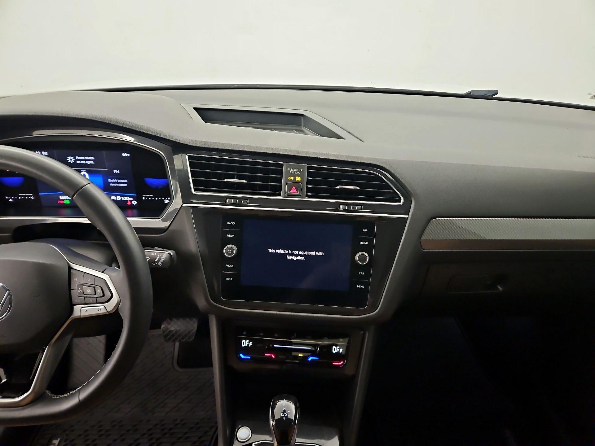 Thumbnail: 2022 Volkswagen Tiguan - 9