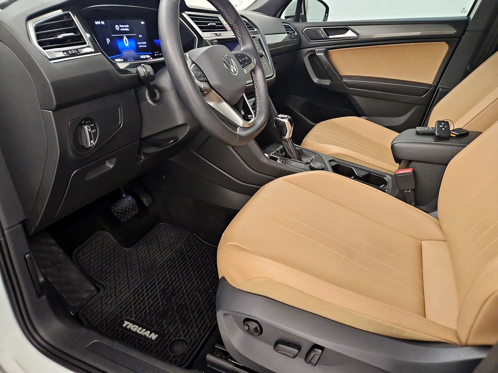 Thumbnail: 2022 Volkswagen Tiguan - 11