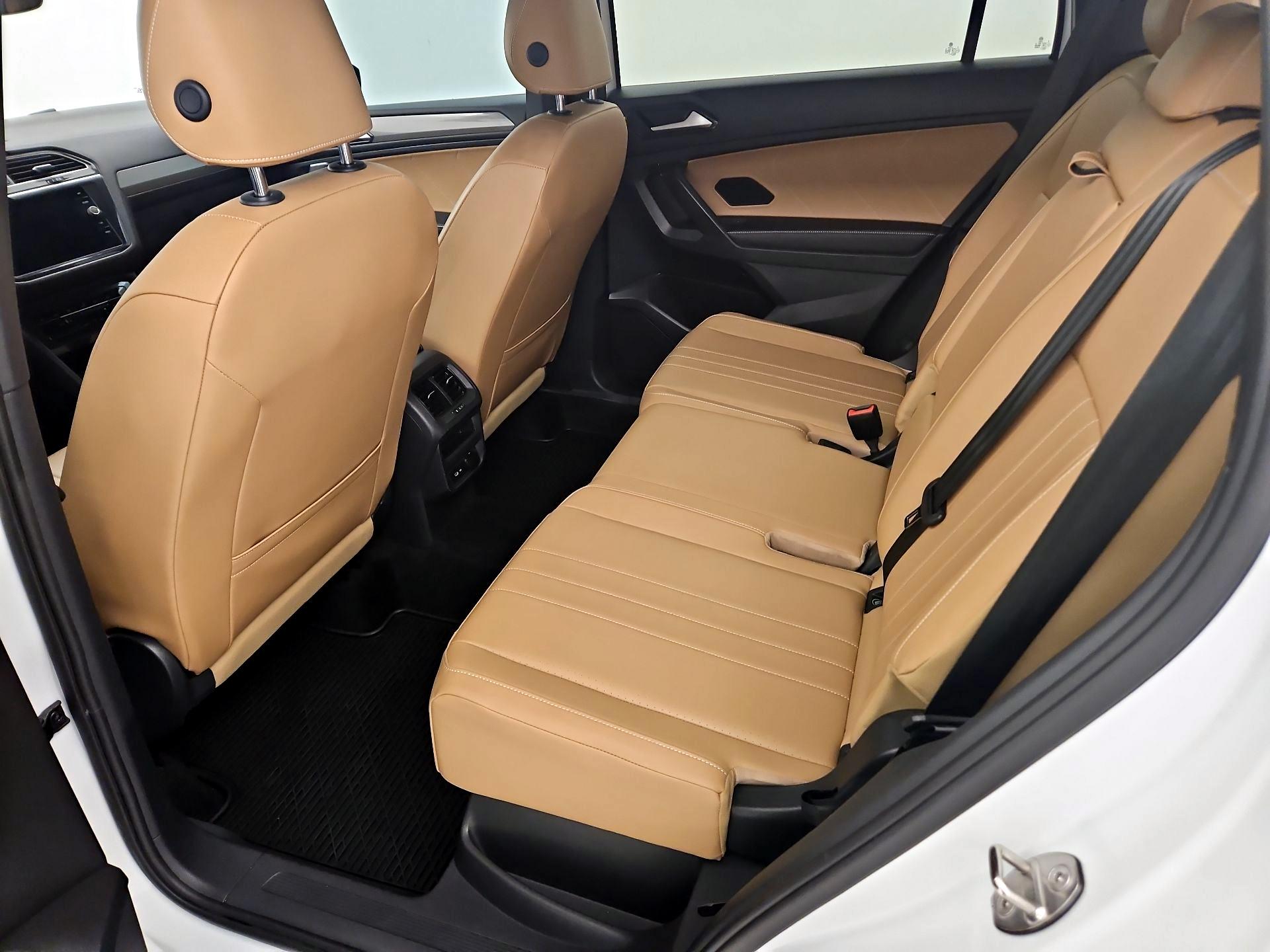 Thumbnail: 2022 Volkswagen Tiguan - 20