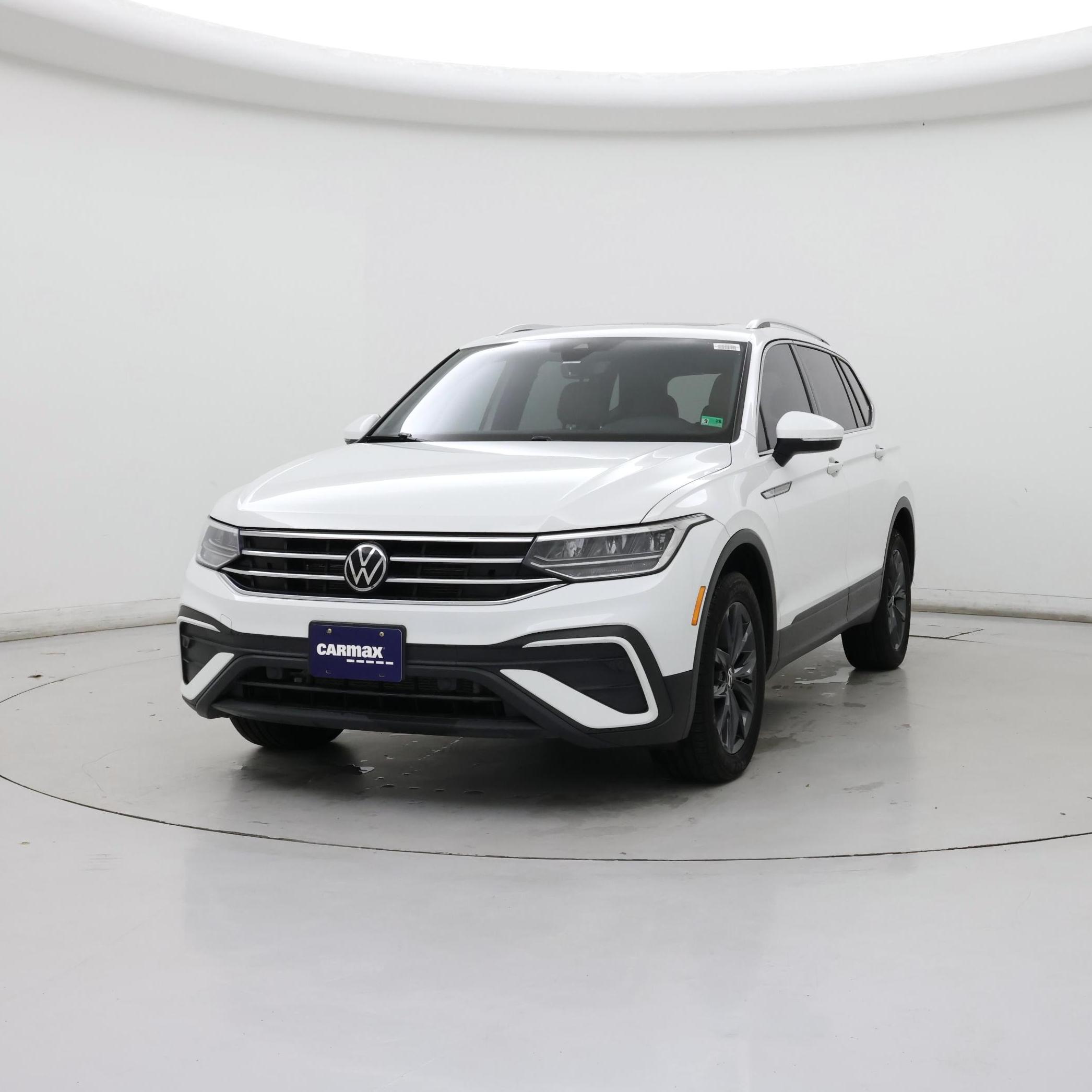 Thumbnail: 2022 Volkswagen Tiguan - 4