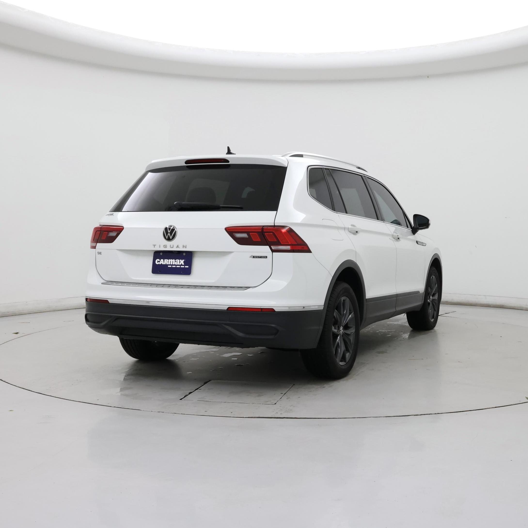 Thumbnail: 2022 Volkswagen Tiguan - 8