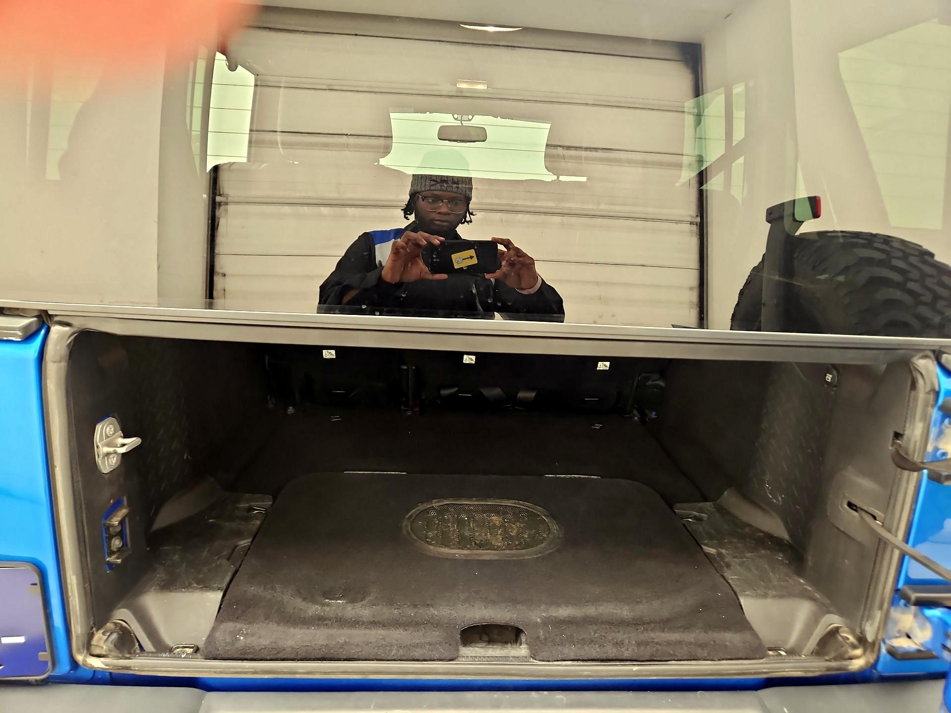 Thumbnail: 2015 Jeep Wrangler - 19