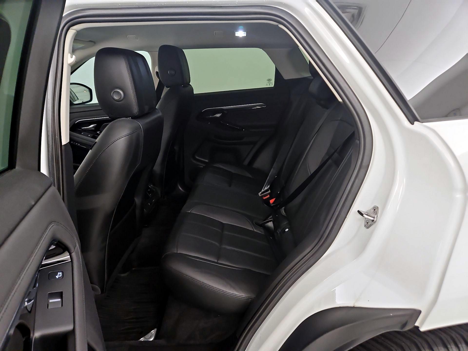 Thumbnail: 2020 Land Rover Range Rover Evoque - 20