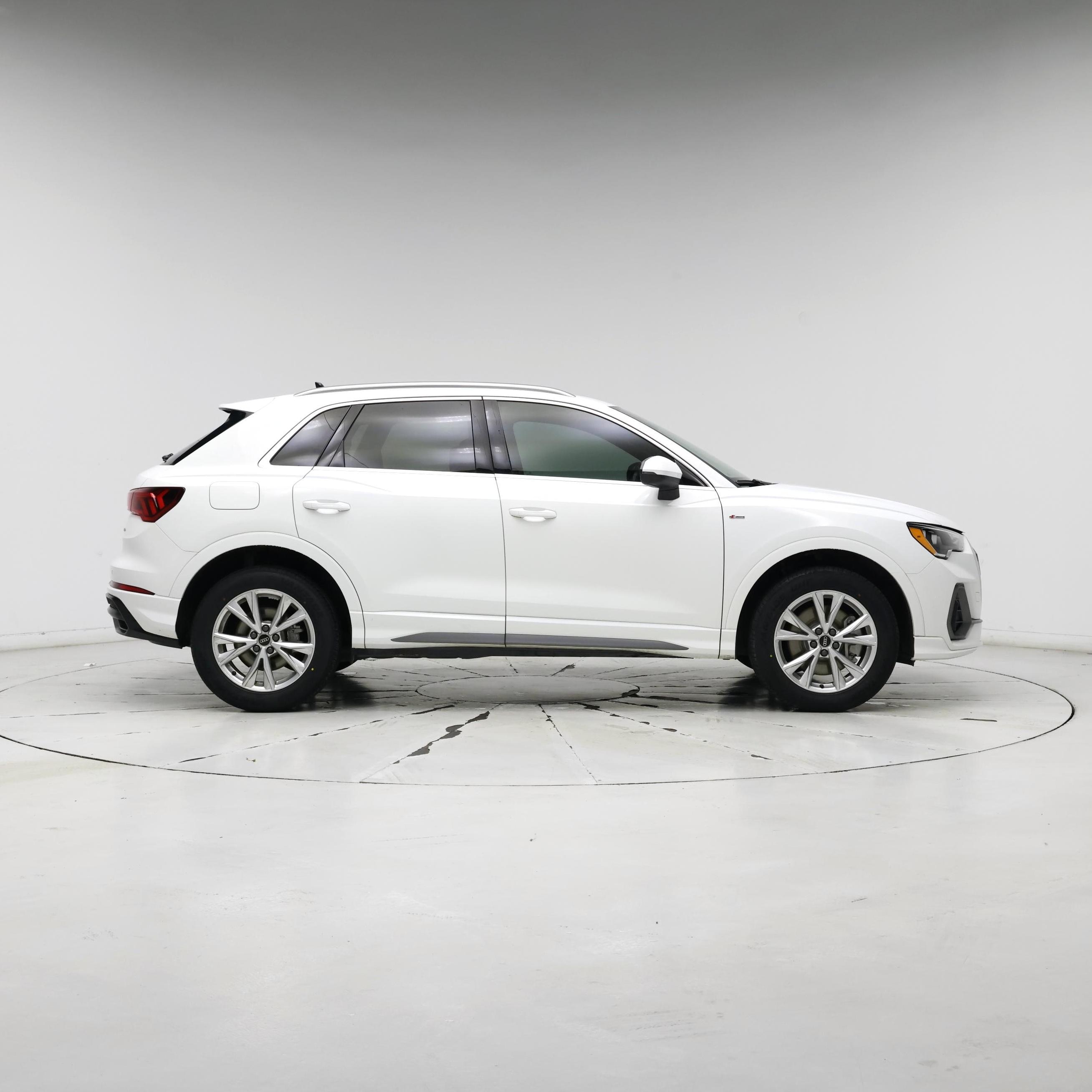 Thumbnail: 2022 Audi Q3 - 7