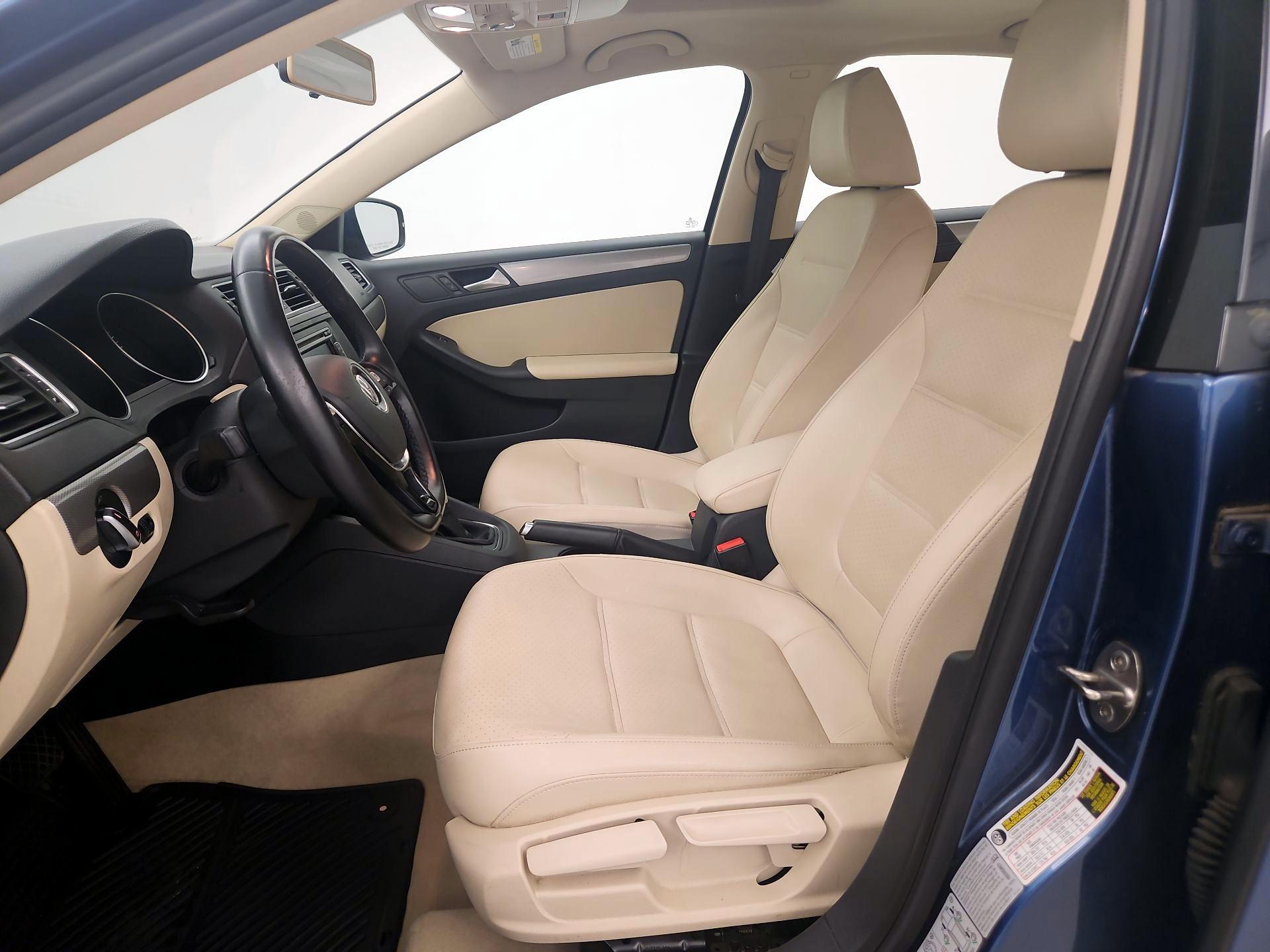 Thumbnail: 2015 Volkswagen Jetta - 11