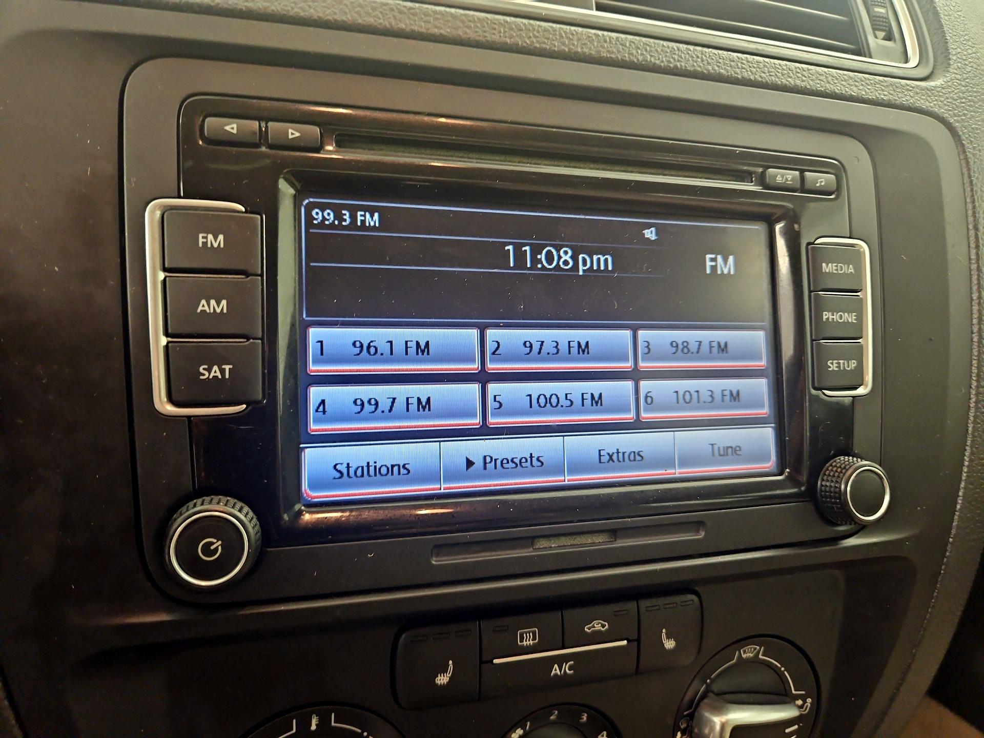 Thumbnail: 2015 Volkswagen Jetta - 15