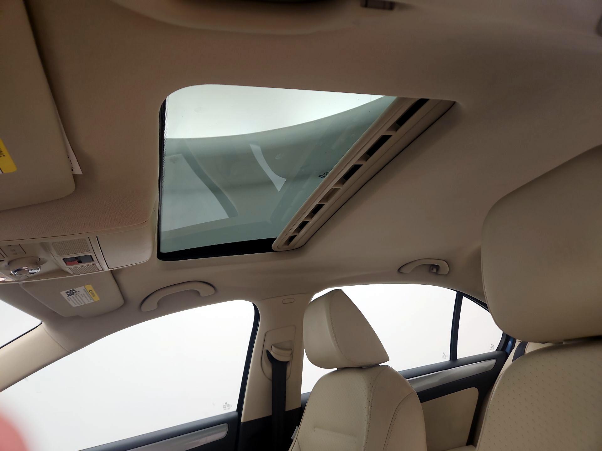 Thumbnail: 2015 Volkswagen Jetta - 19