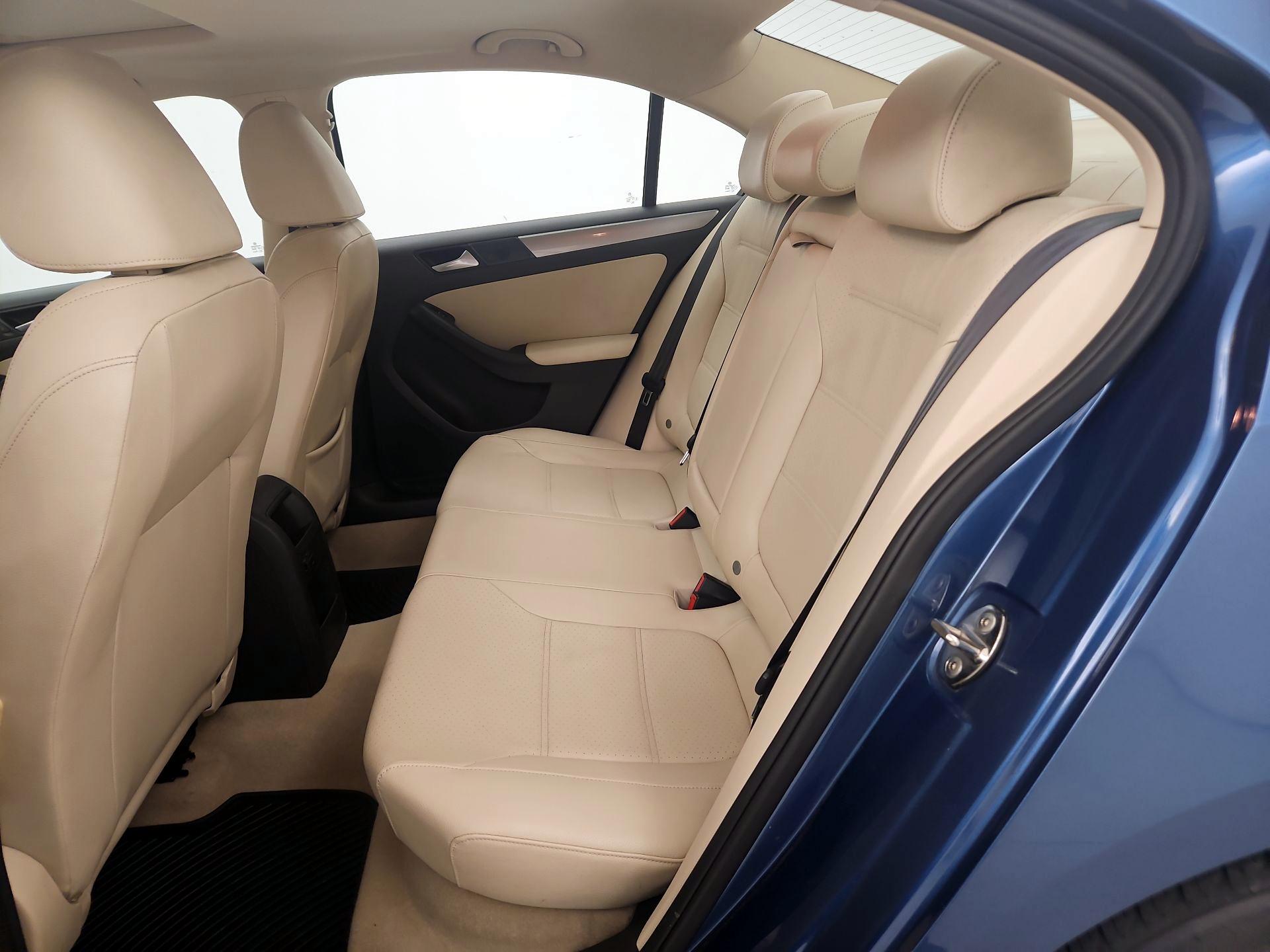 Thumbnail: 2015 Volkswagen Jetta - 20