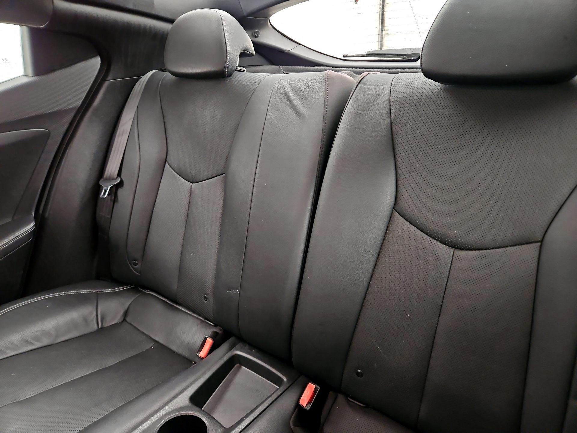 Thumbnail: 2016 Hyundai Veloster - 9