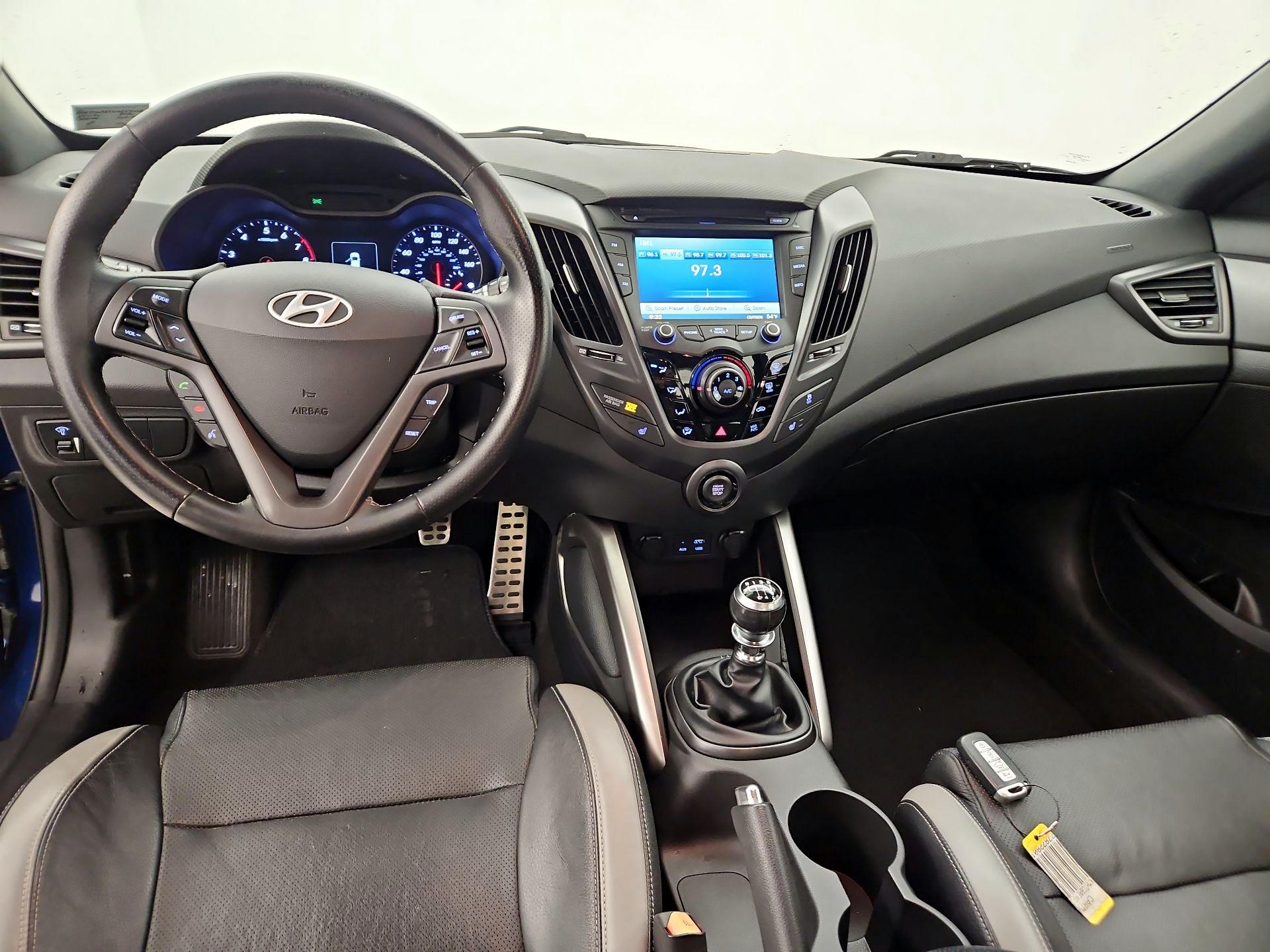 Thumbnail: 2016 Hyundai Veloster - 10