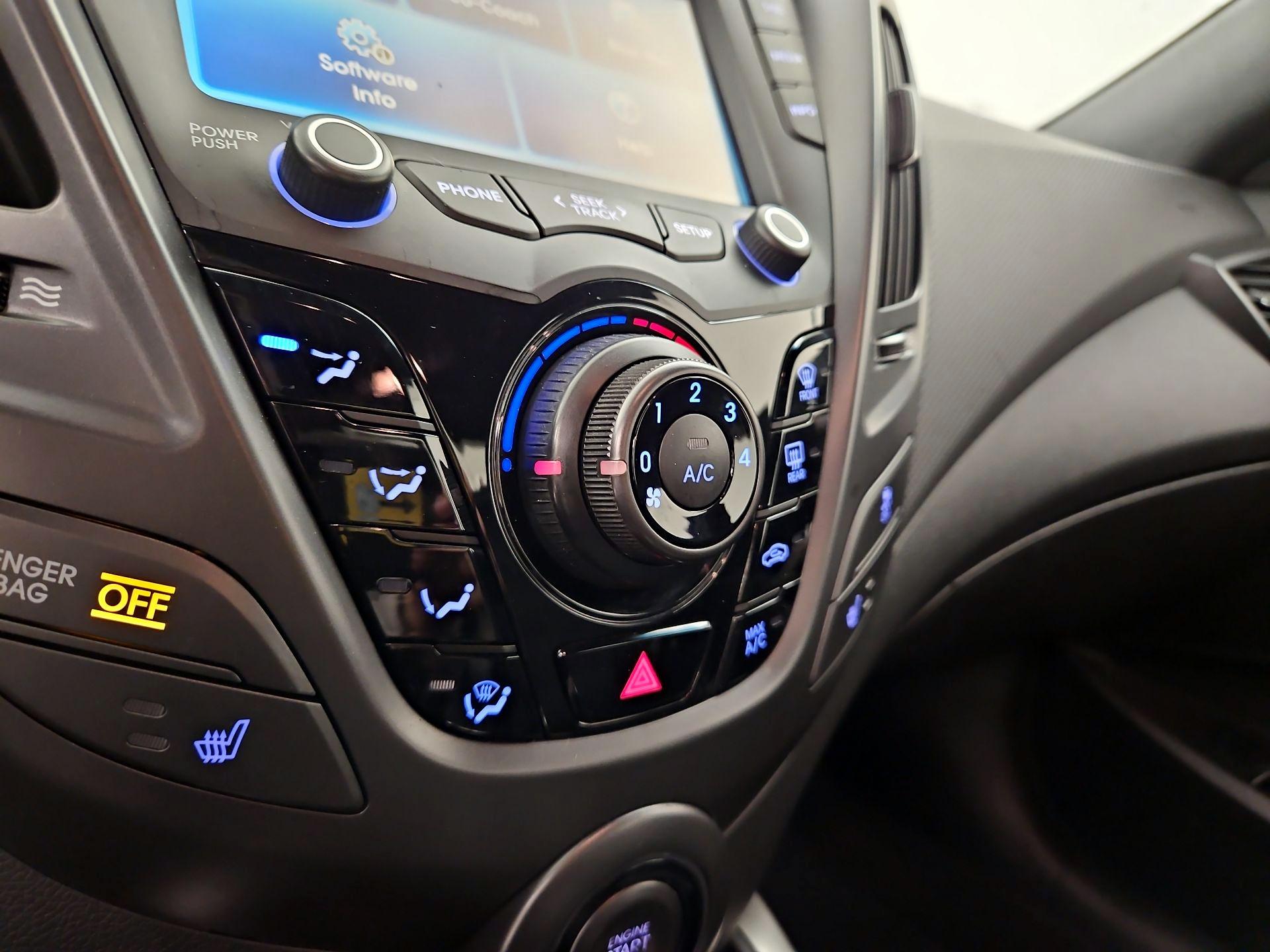 Thumbnail: 2016 Hyundai Veloster - 16