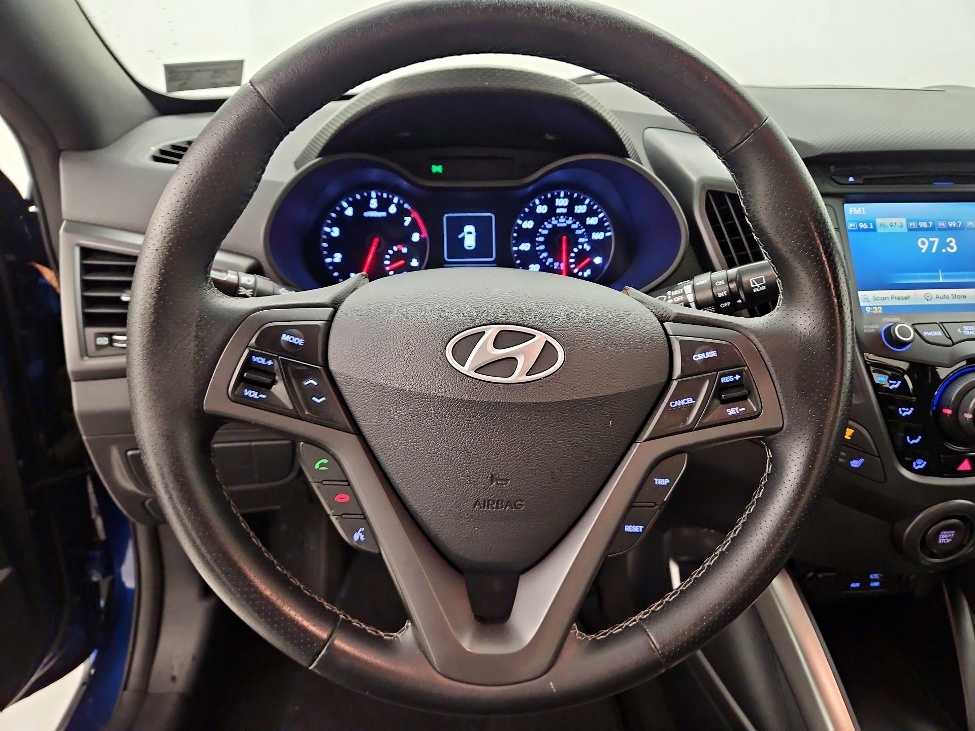 Thumbnail: 2016 Hyundai Veloster - 19