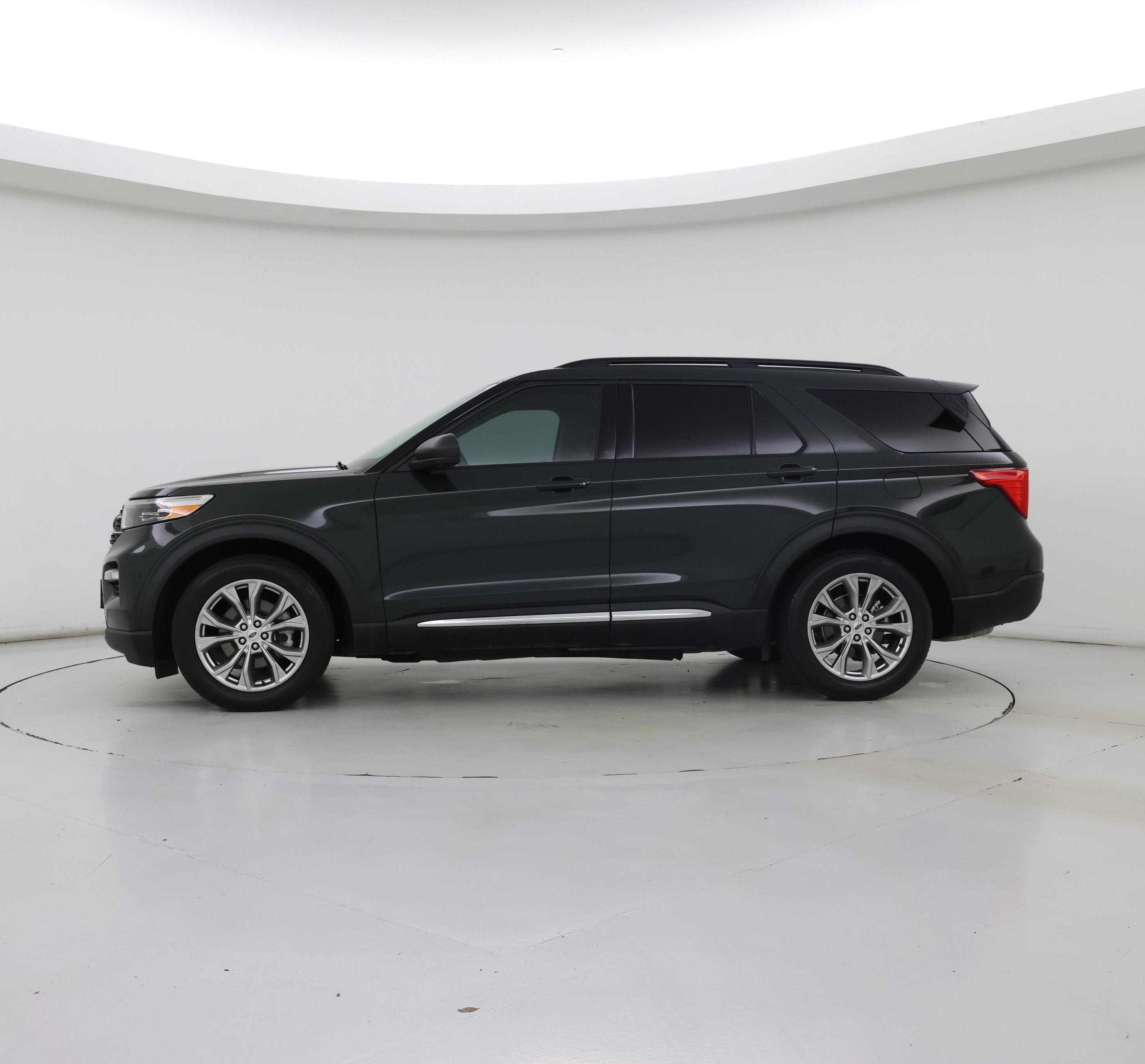 Thumbnail: 2022 Ford Explorer - 3