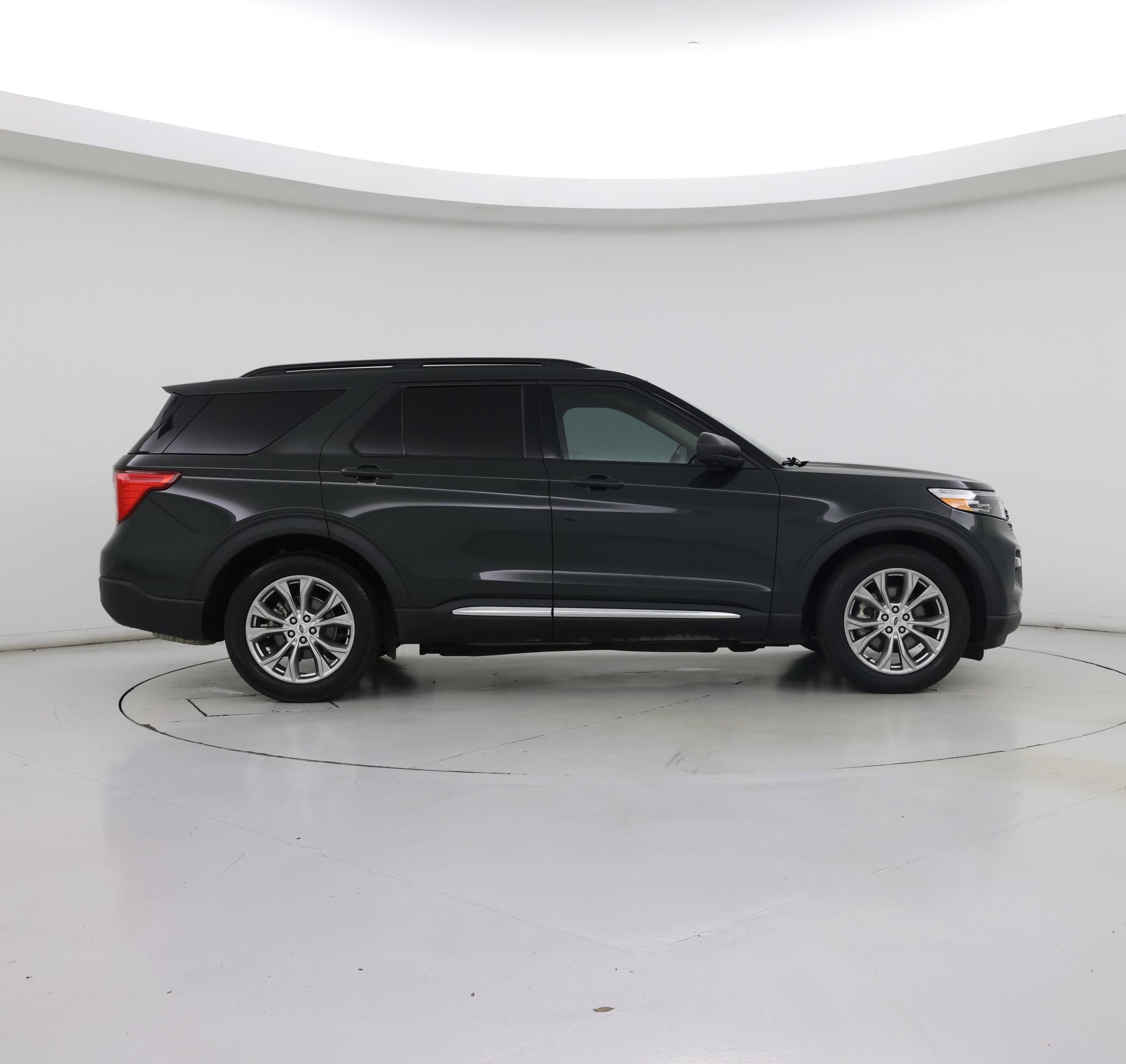 Thumbnail: 2022 Ford Explorer - 7